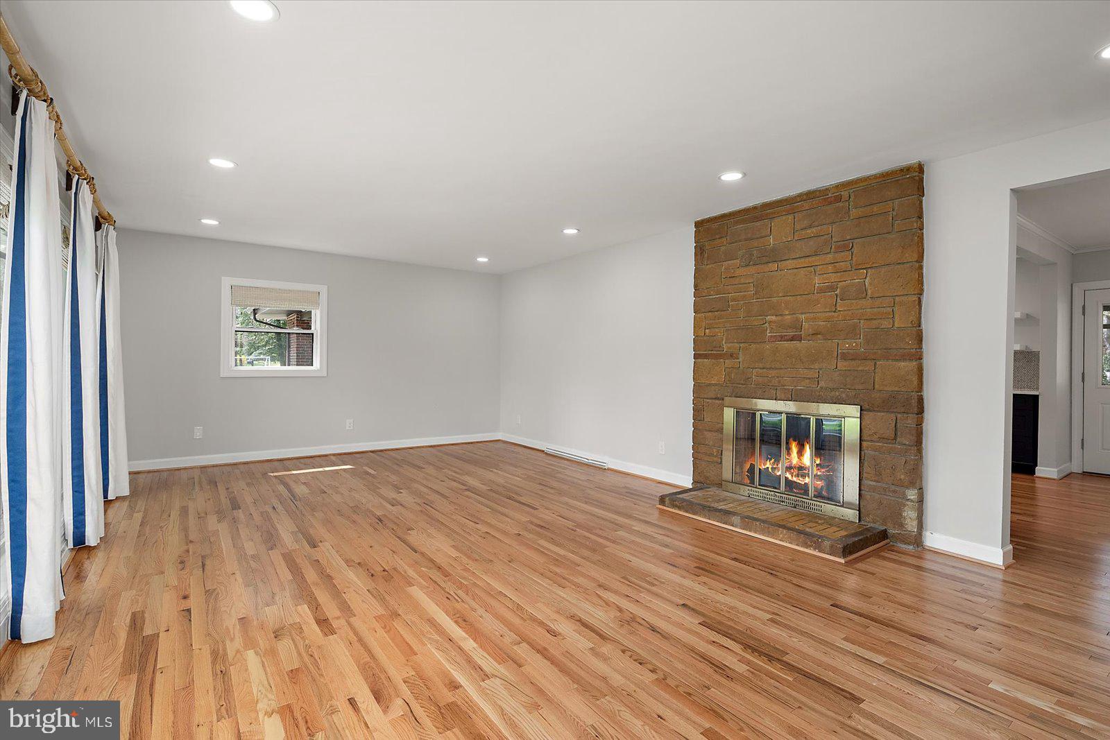 TONY TANK - Residential