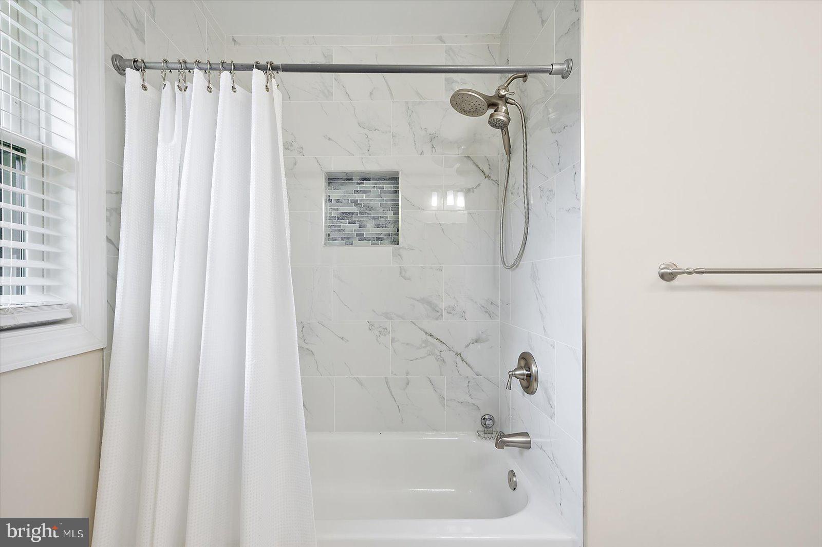 TONY TANK - Residential