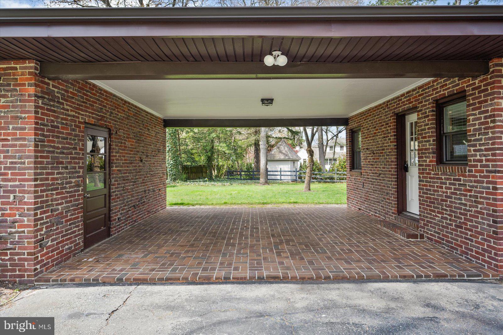 TONY TANK - Residential