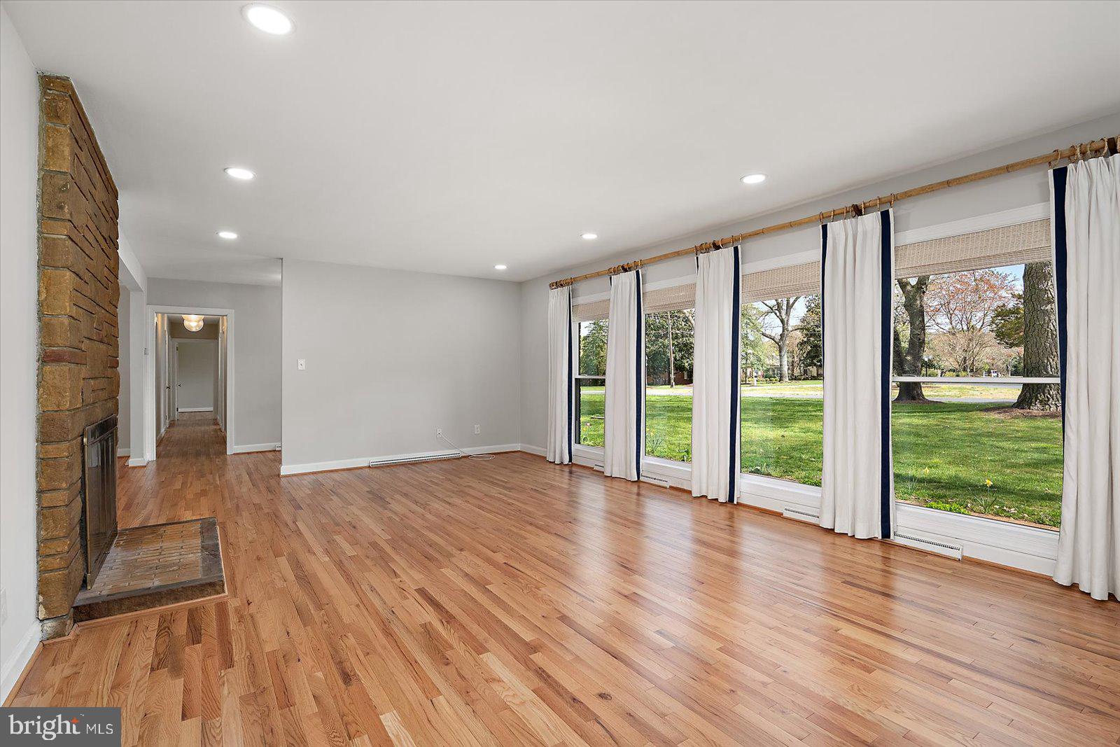 TONY TANK - Residential