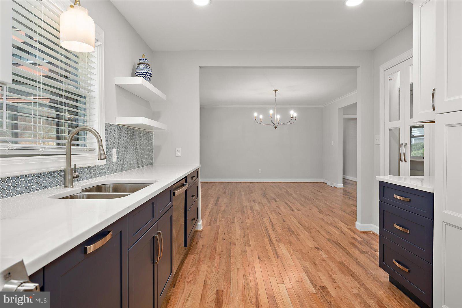 TONY TANK - Residential