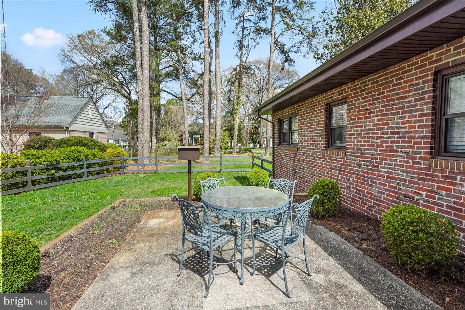 TONY TANK - Residential