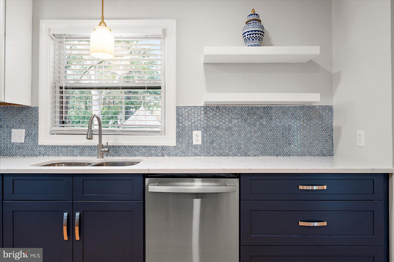 TONY TANK - Residential