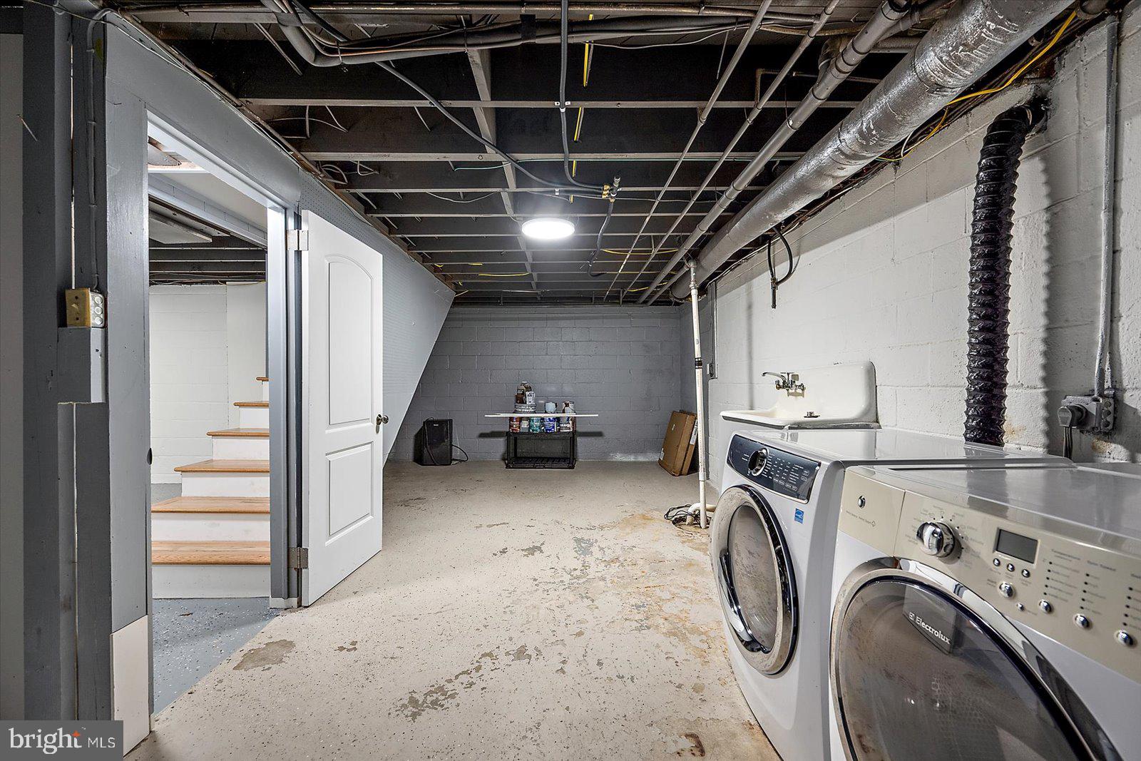 TONY TANK - Residential