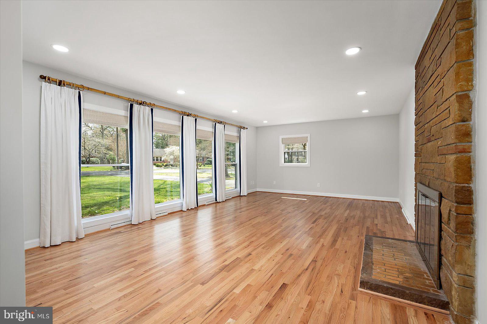 TONY TANK - Residential