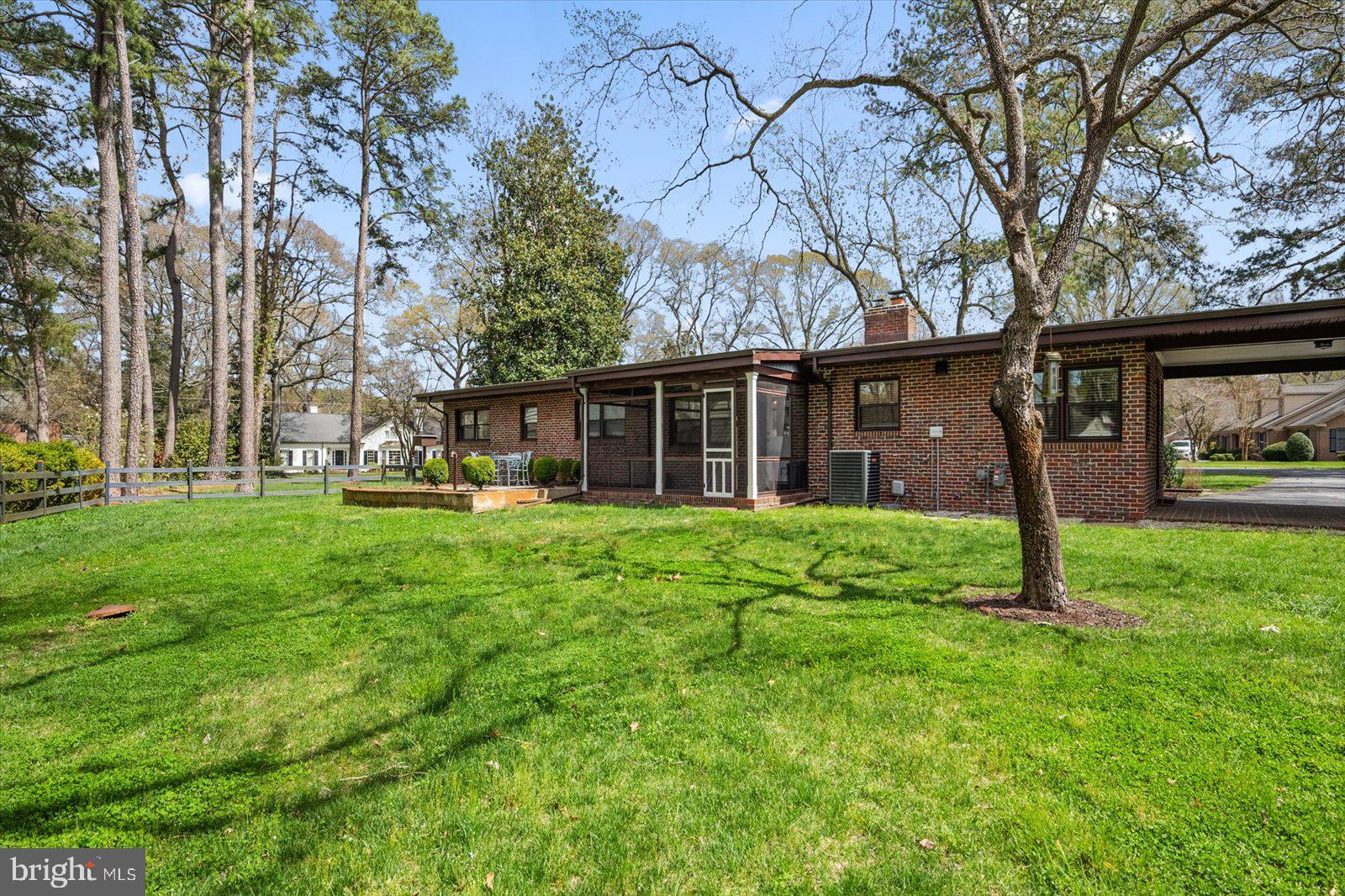 TONY TANK - Residential