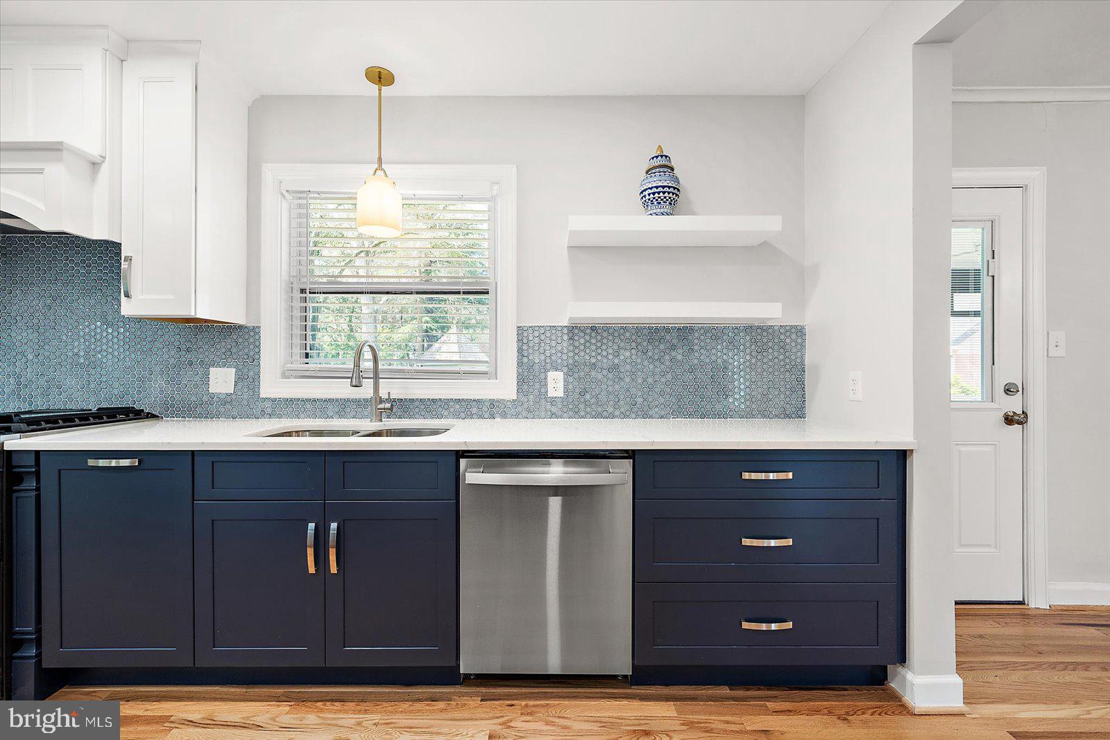 TONY TANK - Residential