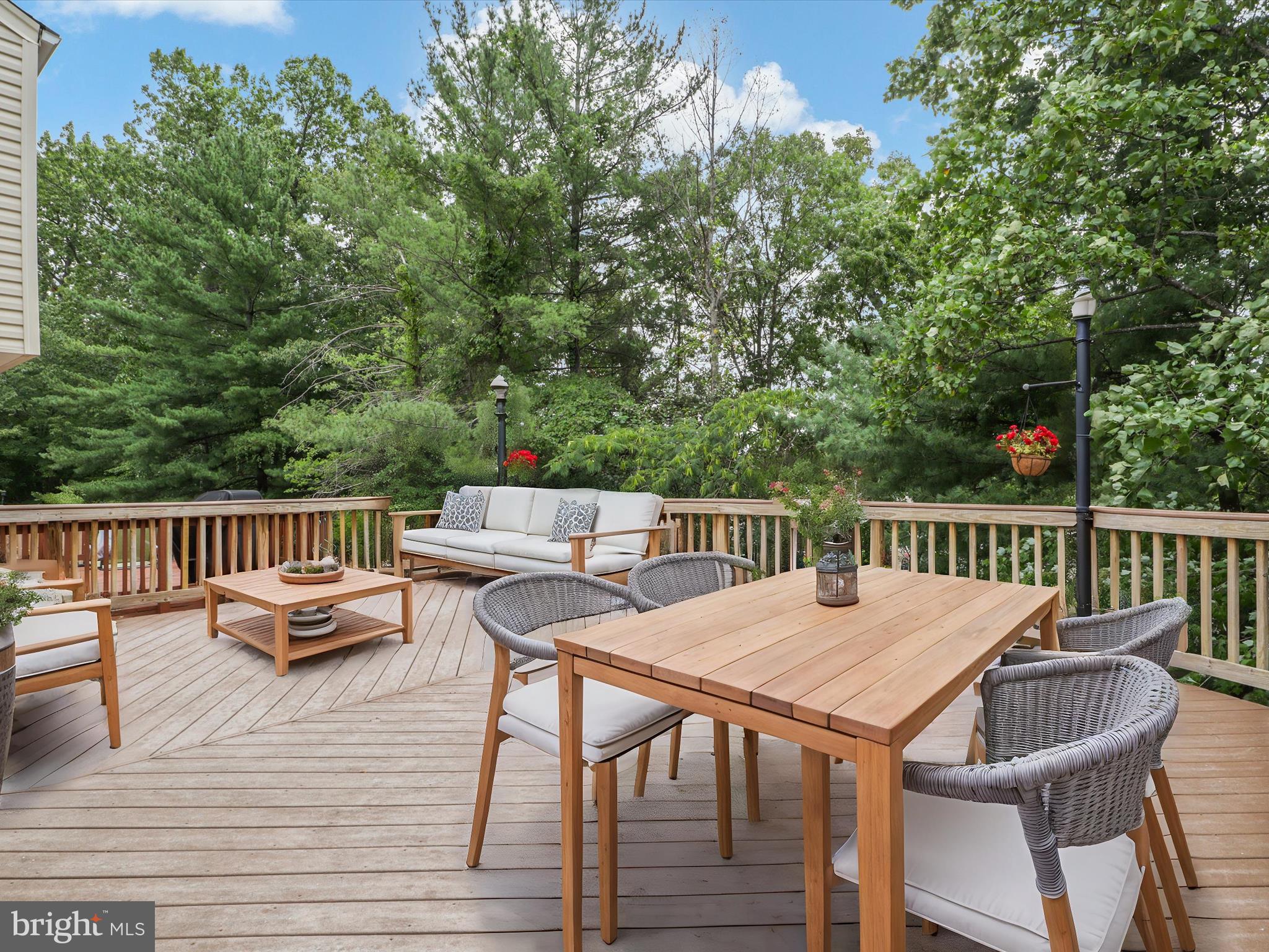 LAKE RIDGE - Residential