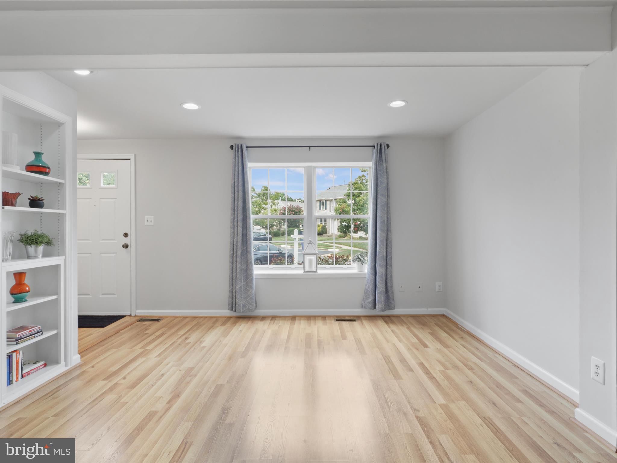 LAKE RIDGE - Residential