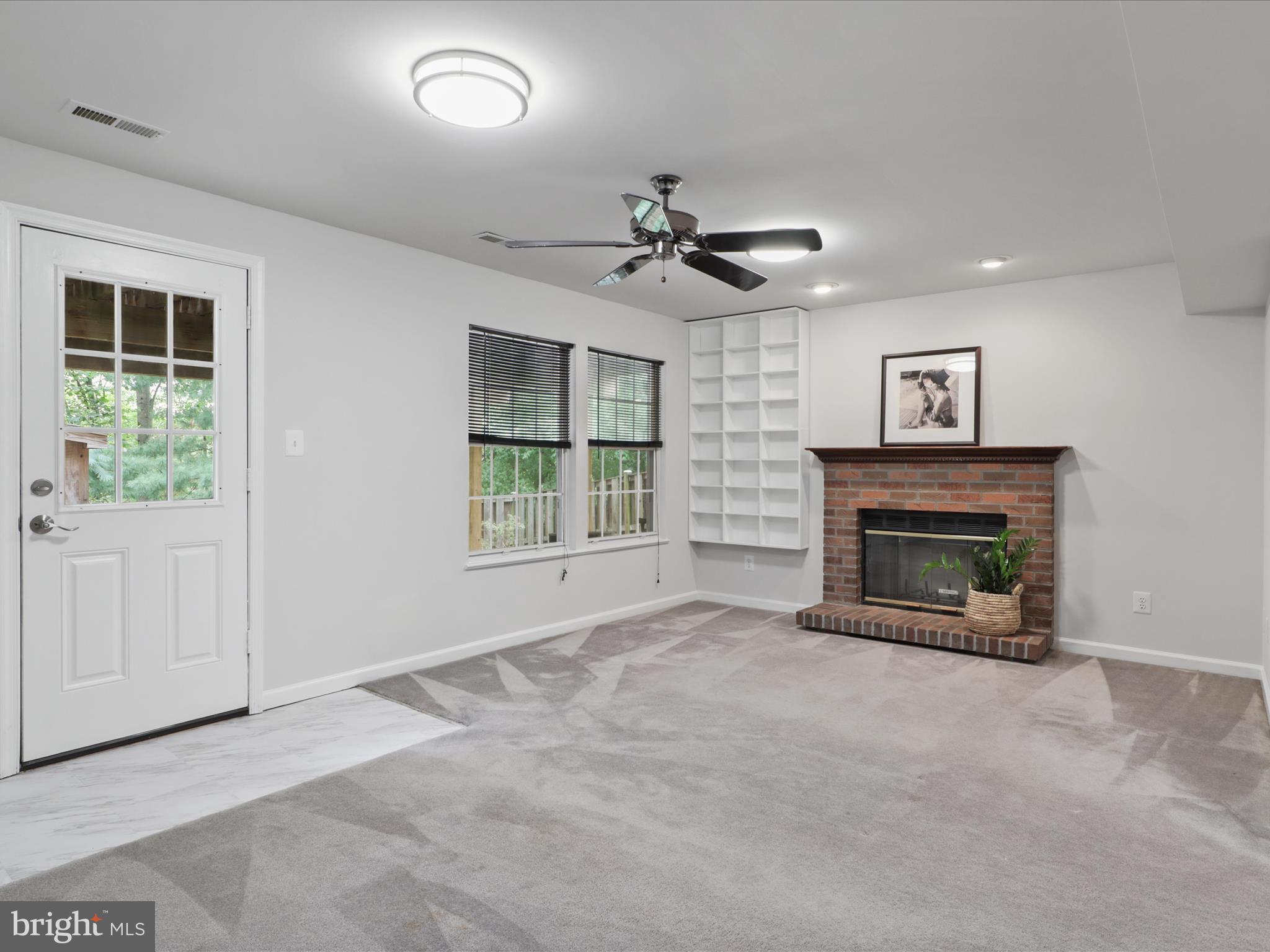 LAKE RIDGE - Residential