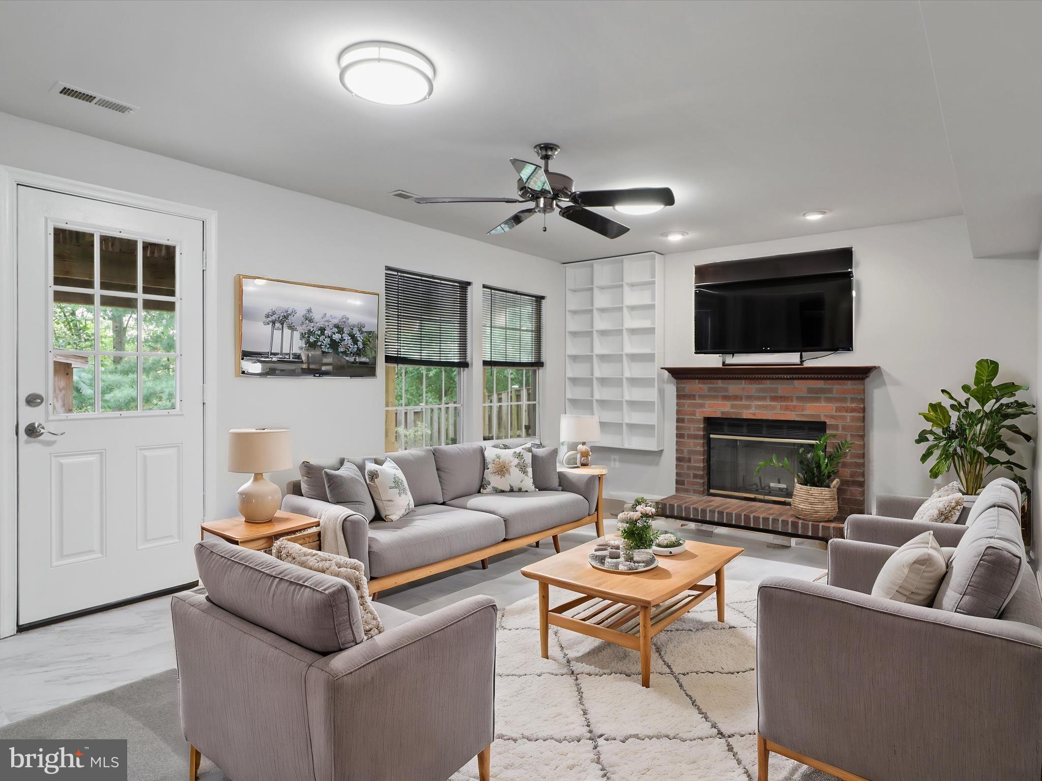 LAKE RIDGE - Residential