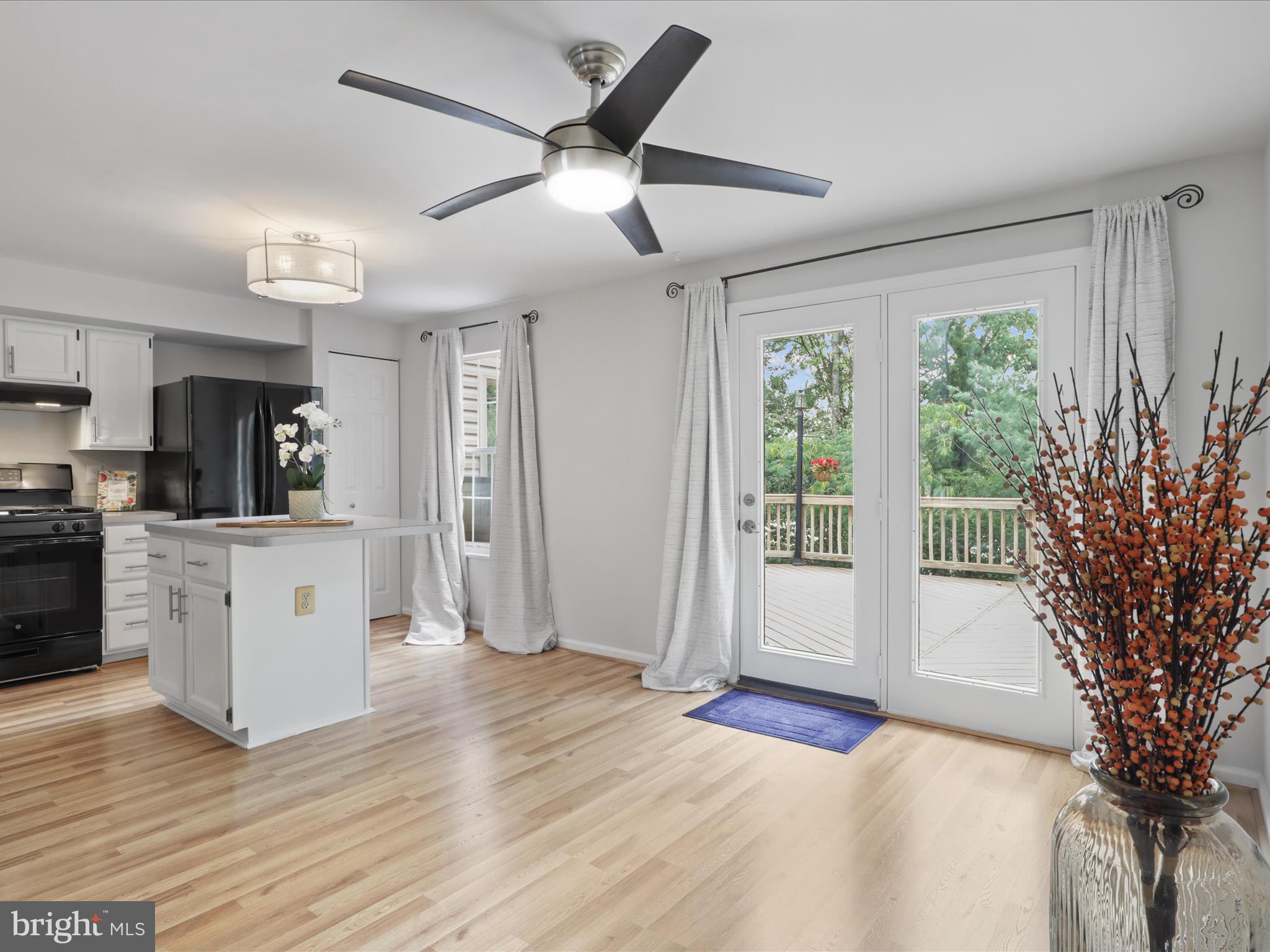 LAKE RIDGE - Residential