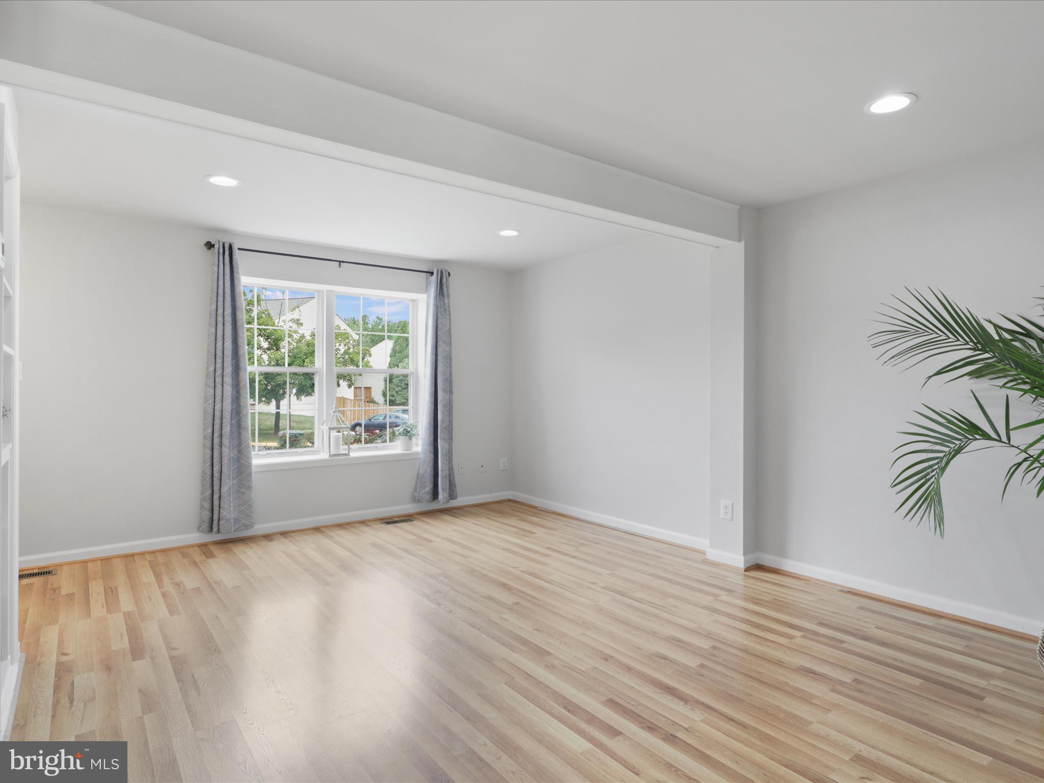 LAKE RIDGE - Residential