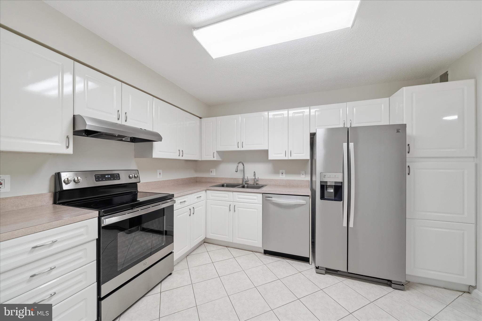 14809 PENNFIELD CIRCLE 402