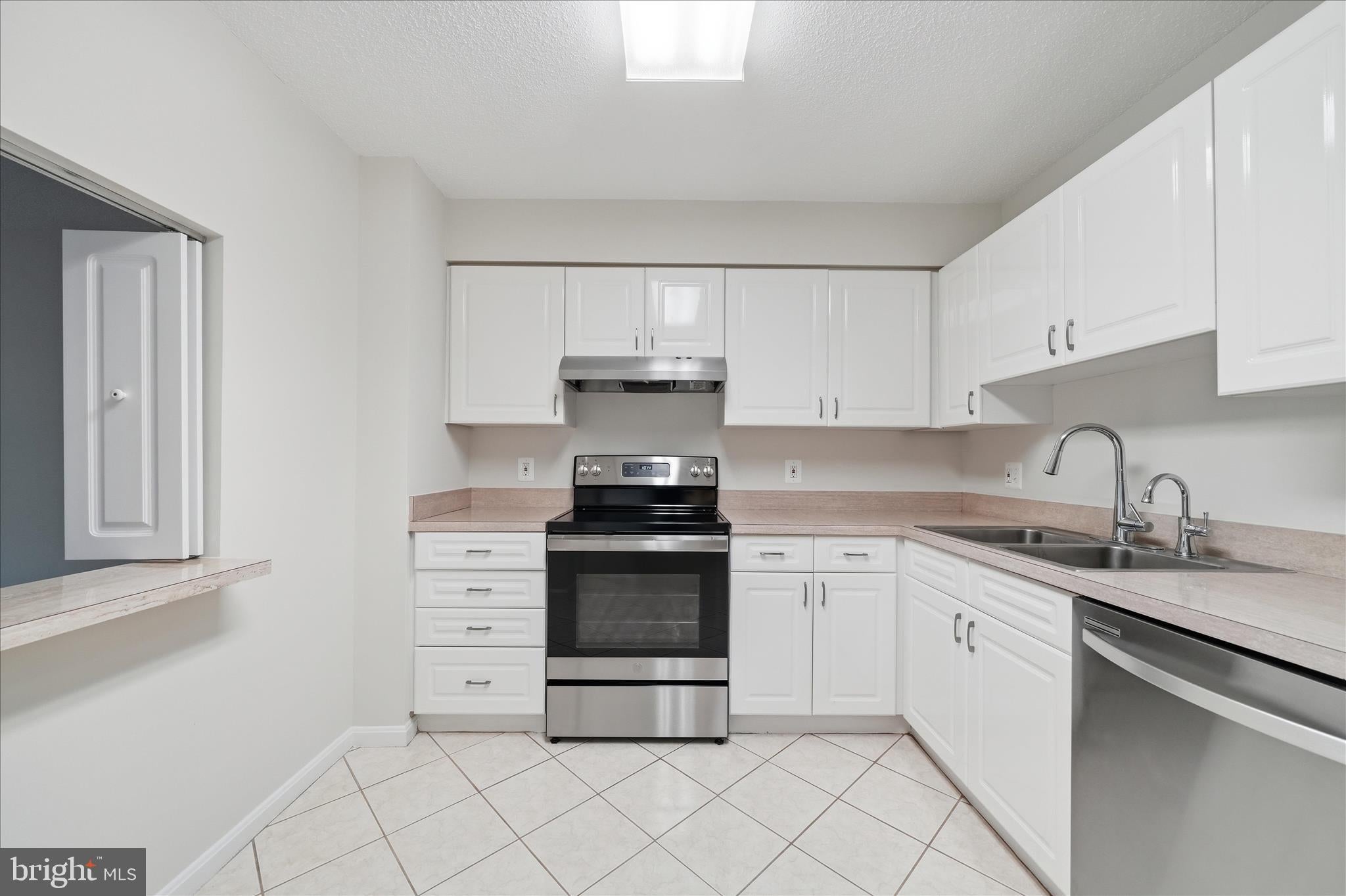 14809 PENNFIELD CIRCLE 402