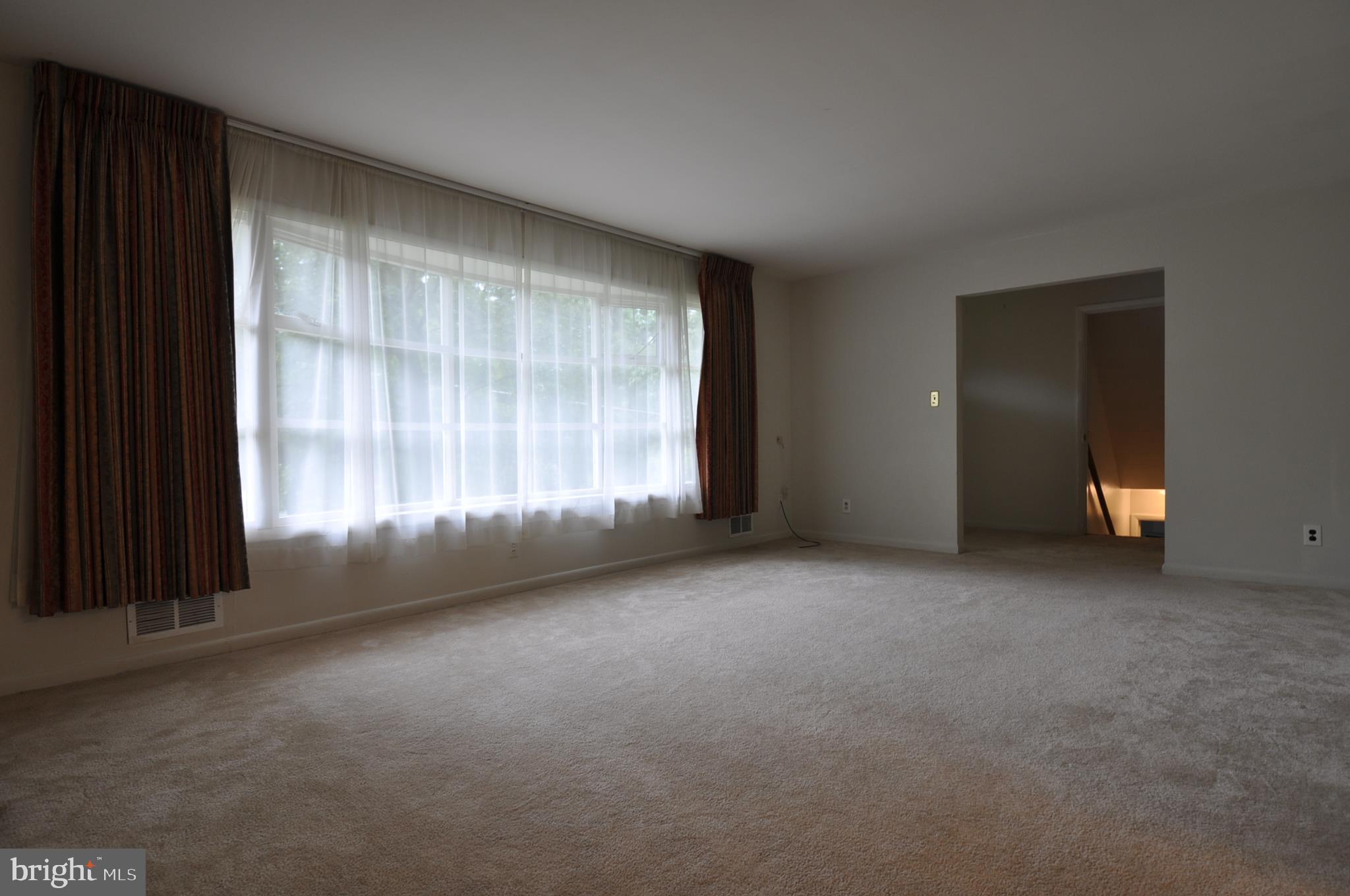 FONTAINEBLEAU ESTATES - Residential Lease