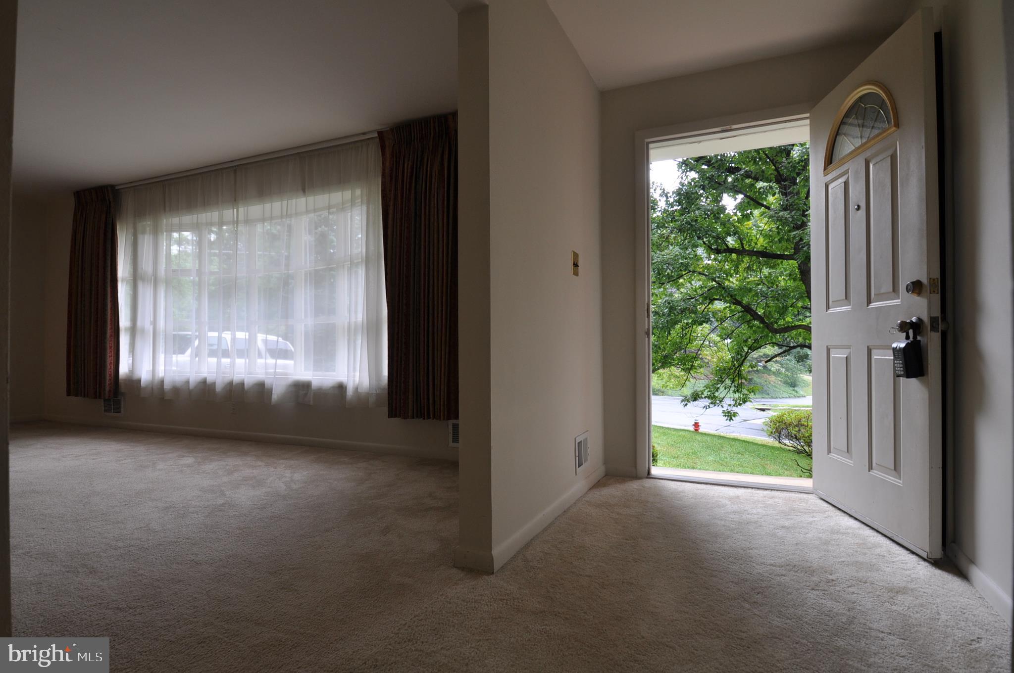 FONTAINEBLEAU ESTATES - Residential Lease
