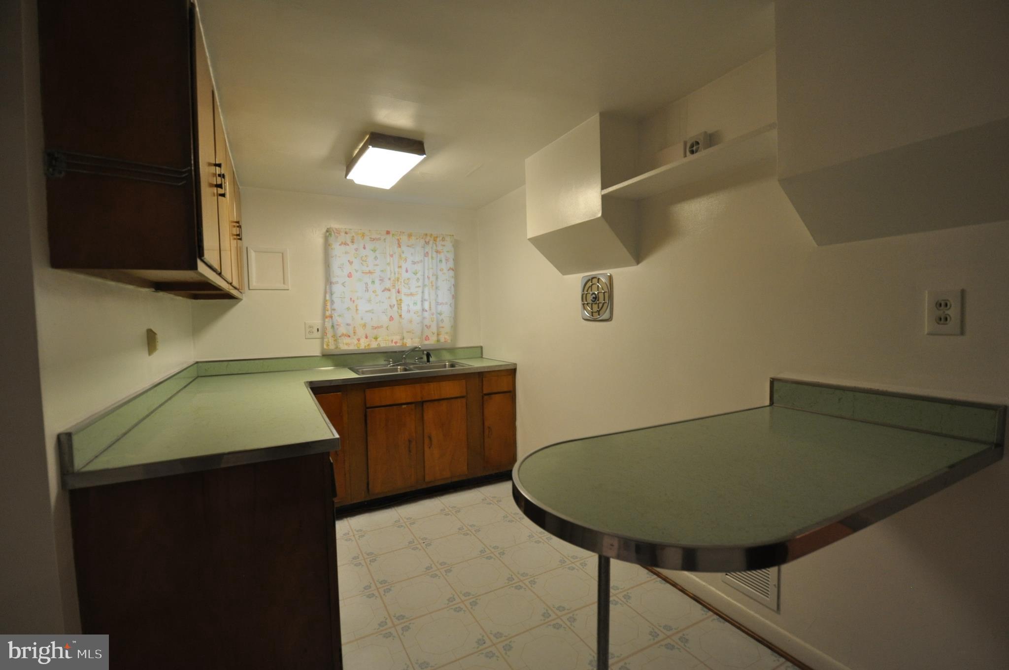 FONTAINEBLEAU ESTATES - Residential Lease