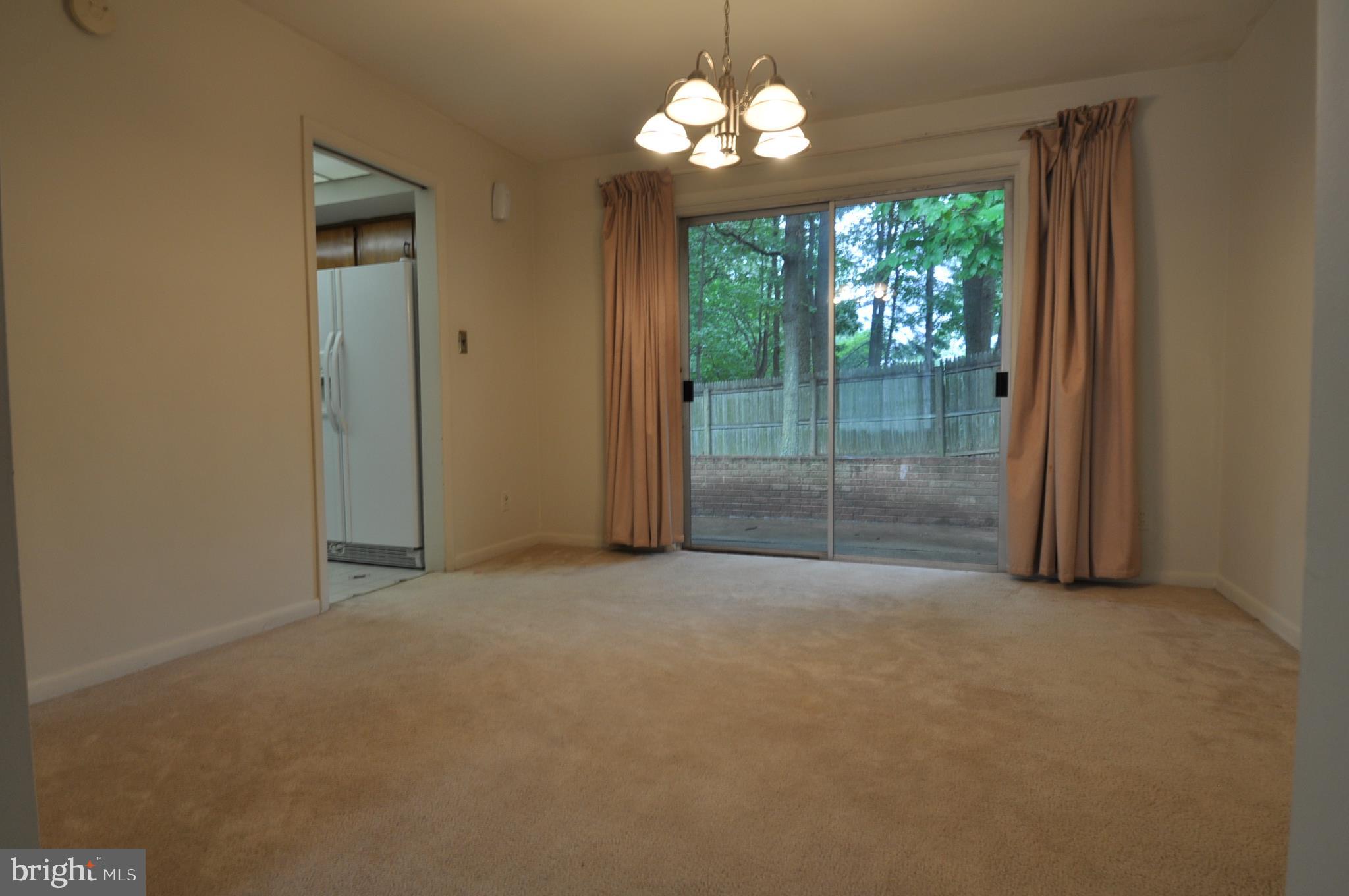 FONTAINEBLEAU ESTATES - Residential Lease