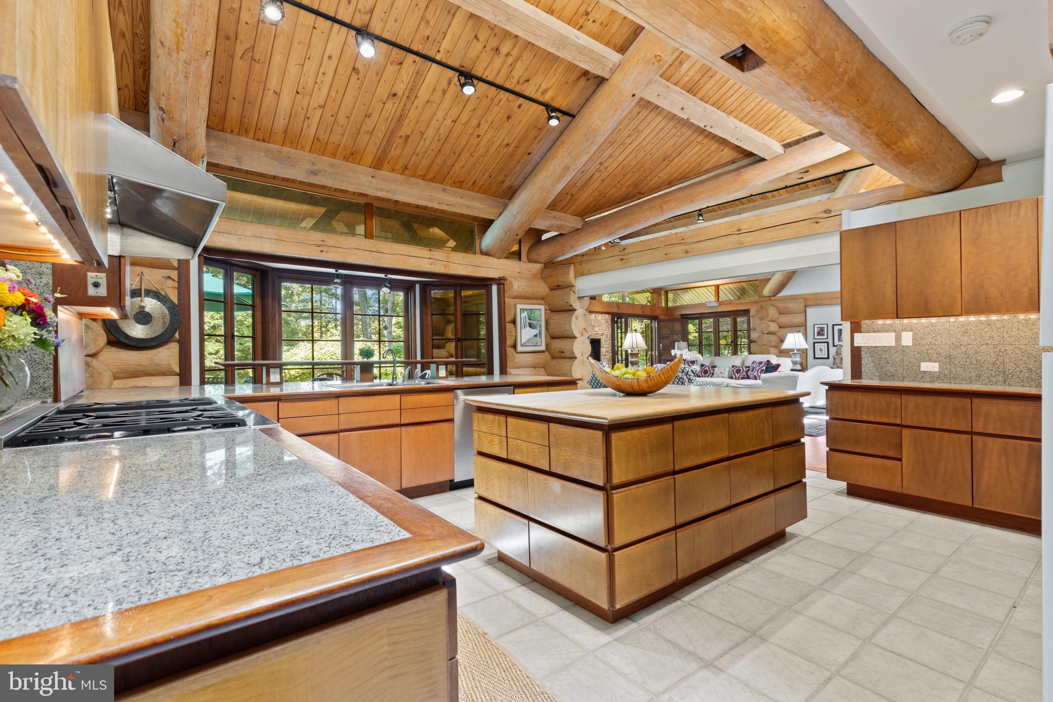 WHITEHALL - Residential