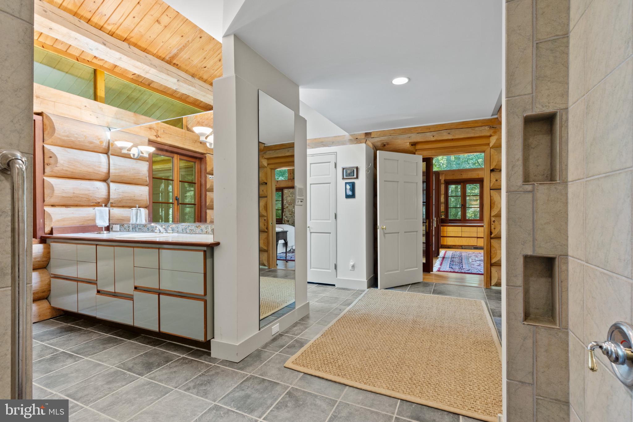 WHITEHALL - Residential