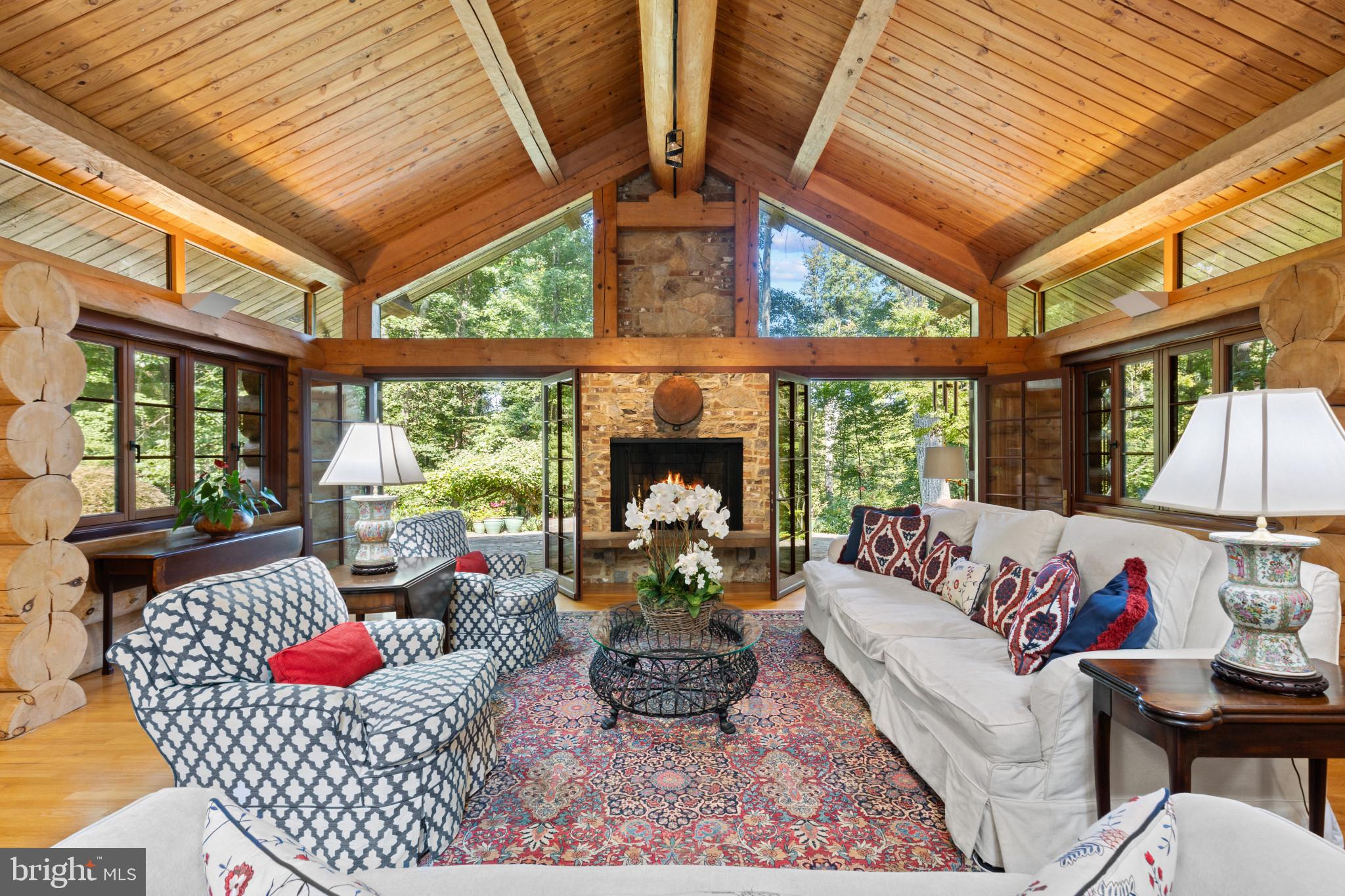 WHITEHALL - Residential