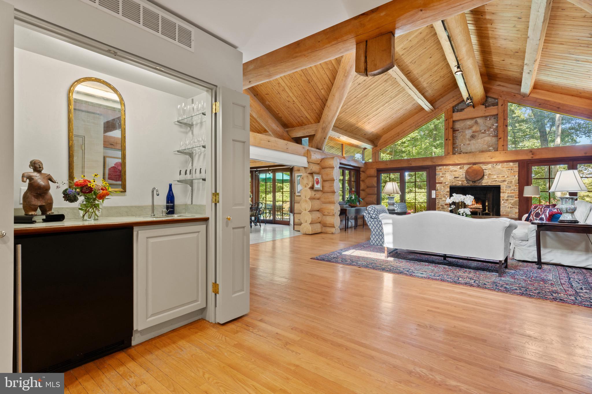 WHITEHALL - Residential