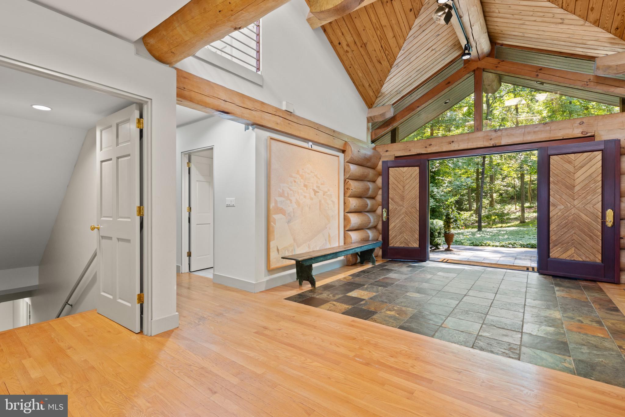 WHITEHALL - Residential