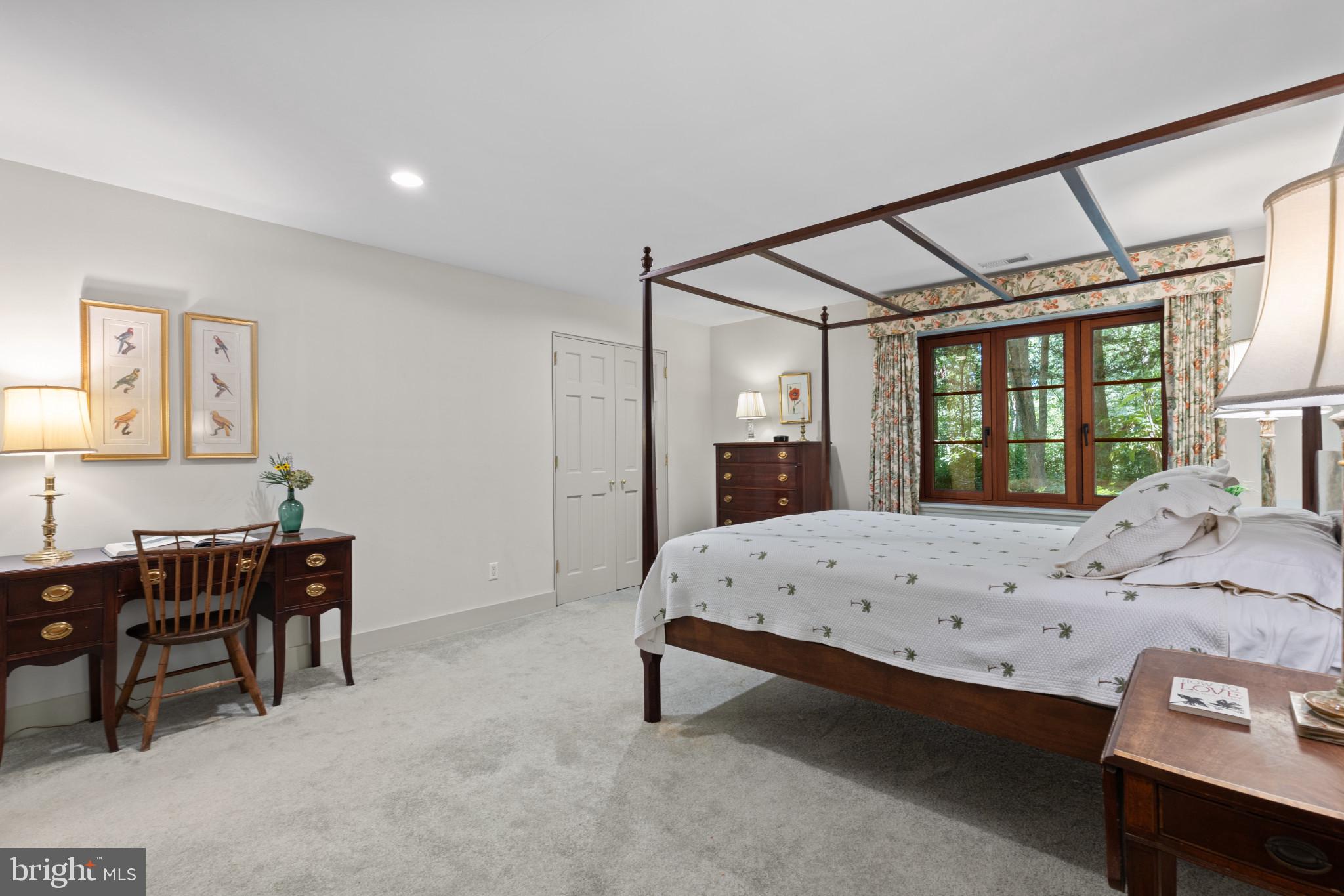 WHITEHALL - Residential