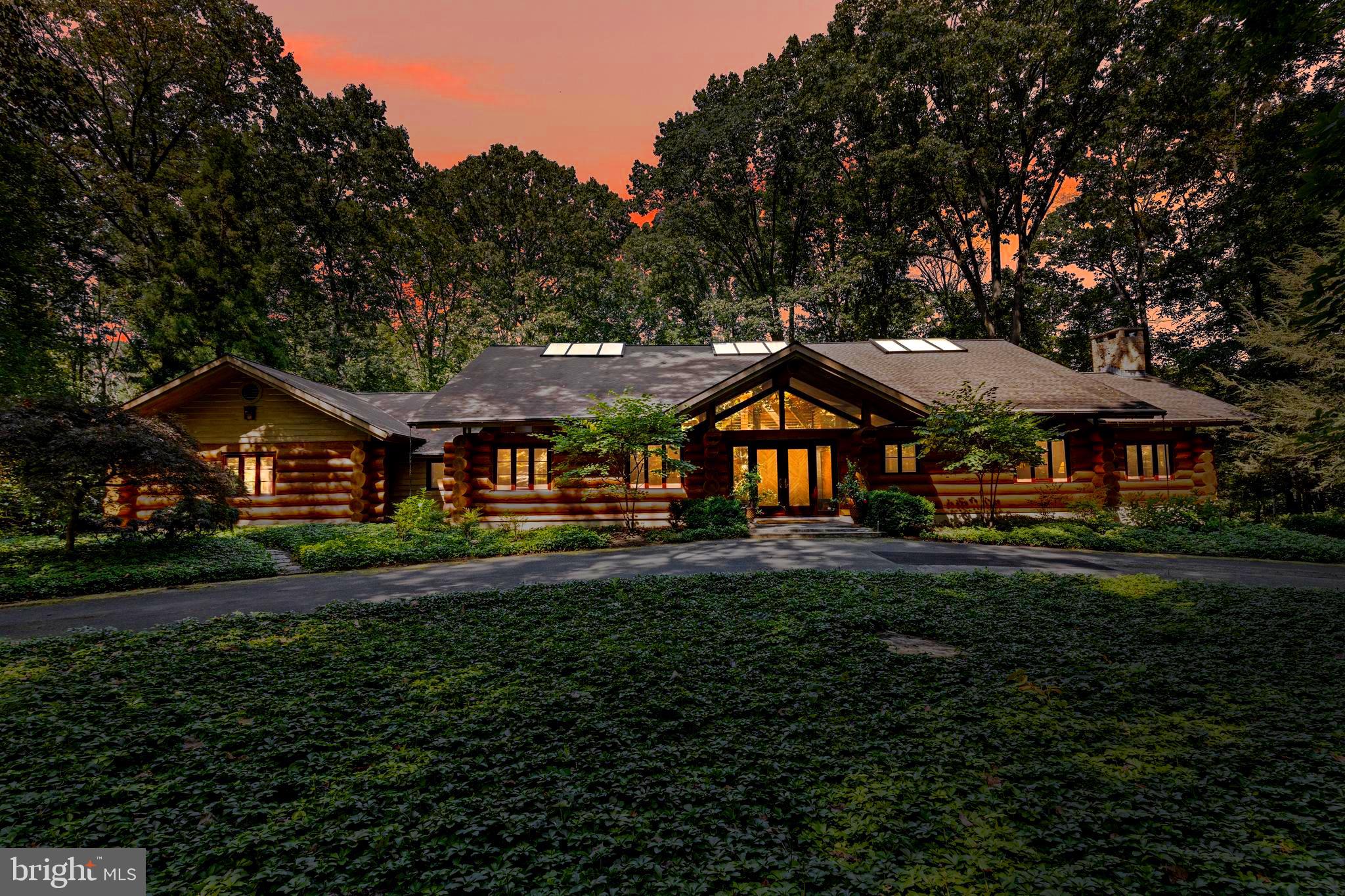 WHITEHALL - Residential