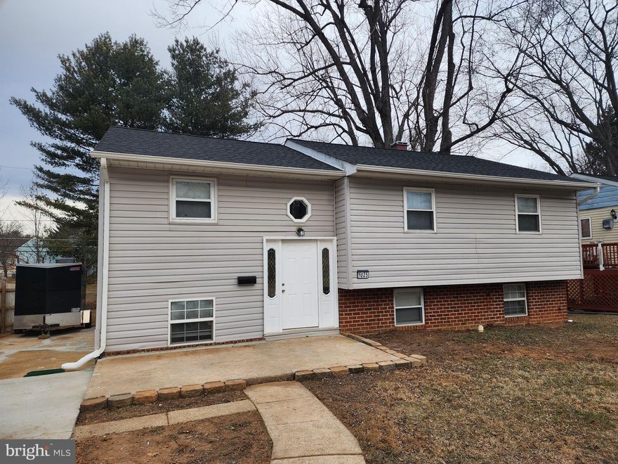 Spacious and fully renovated 4-bedroom, 2-den single-family home in Reisterstown featuring beautiful hardwood floors throughout. Renovated top to bottom, this home offers a stunning gourmet kitchen with brand-new appliances and stone countertops, a huge living room, full basement, and a large yard. Driveway parking included.

Professionally managed. Vouchers welcome. Move-in ready and available for immediate occupancy.