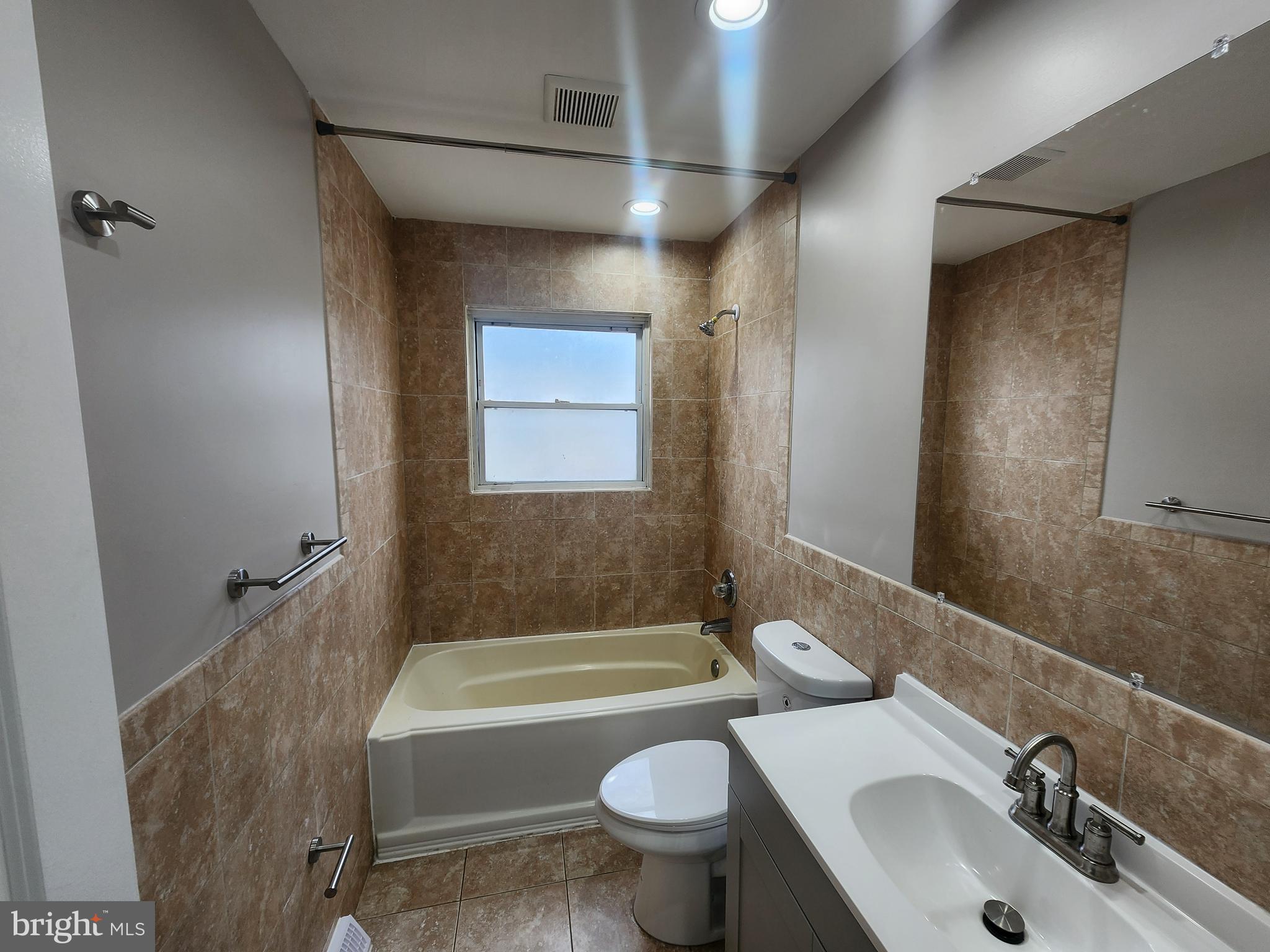 SUBURBIA - Residential Lease