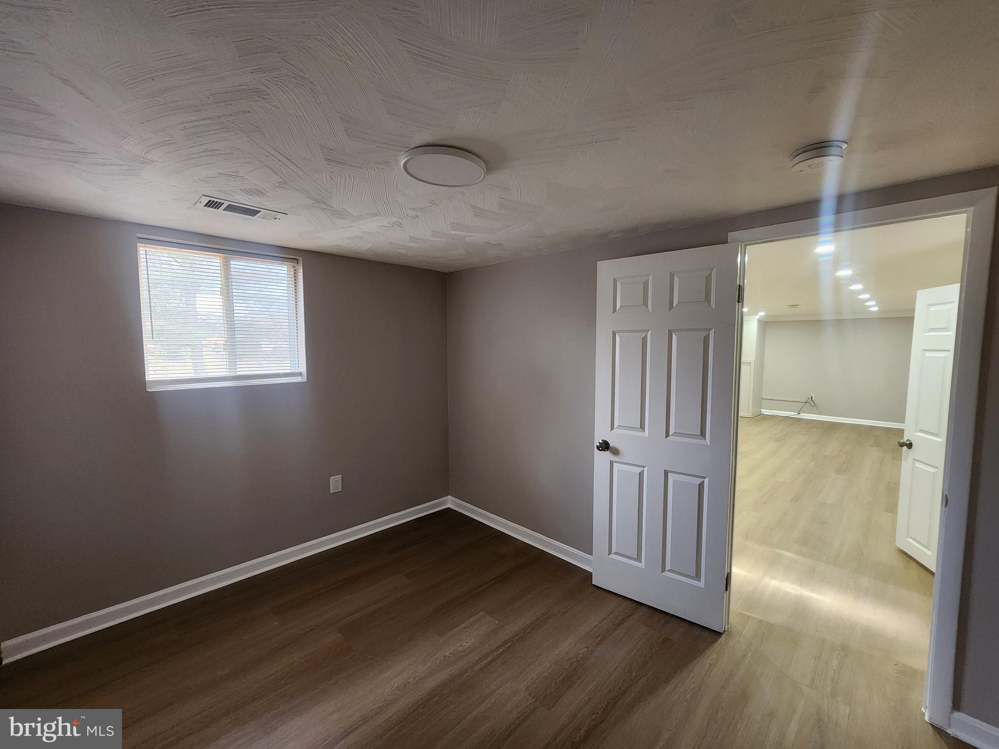 SUBURBIA - Residential Lease