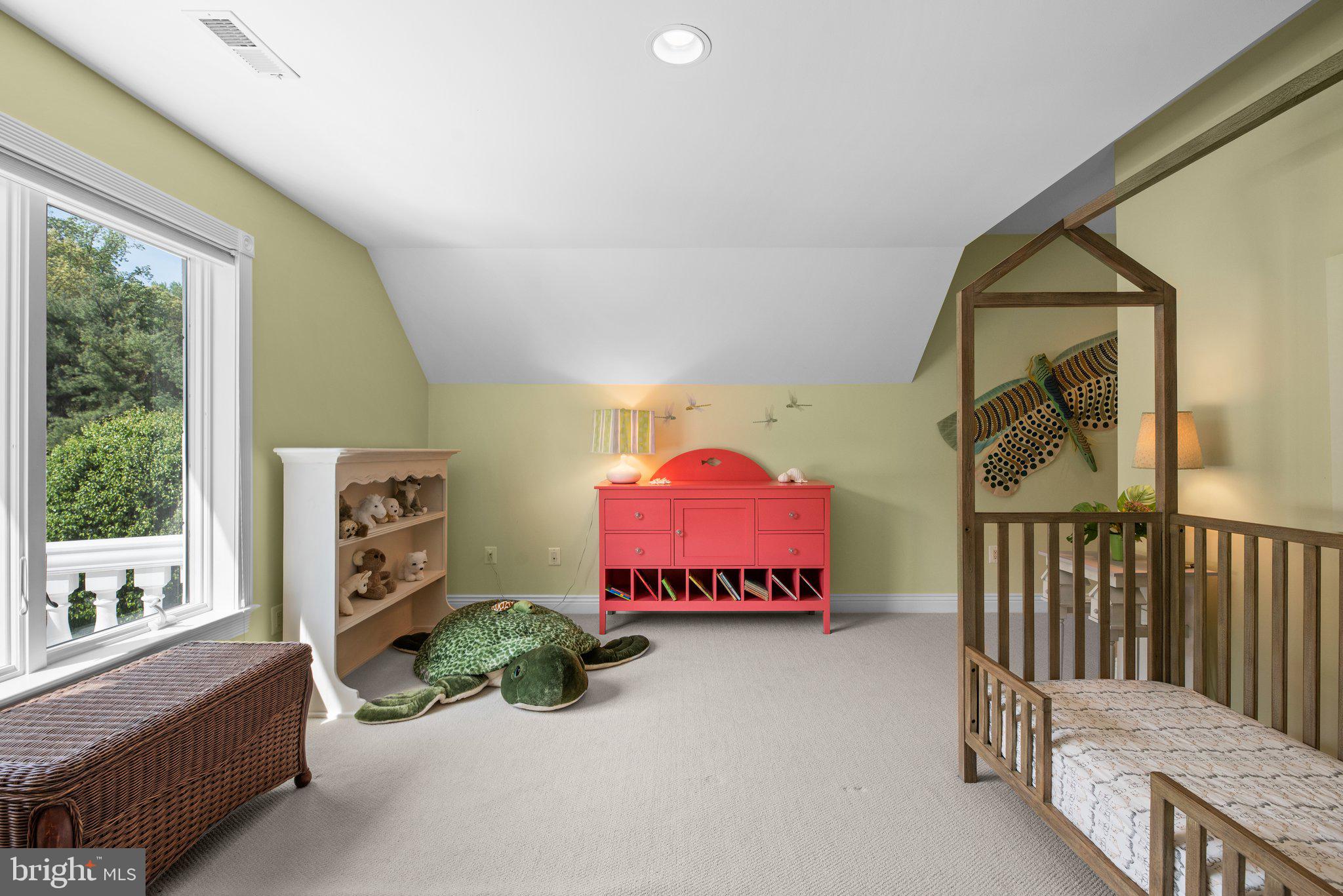 EAGLE HILL - Residential