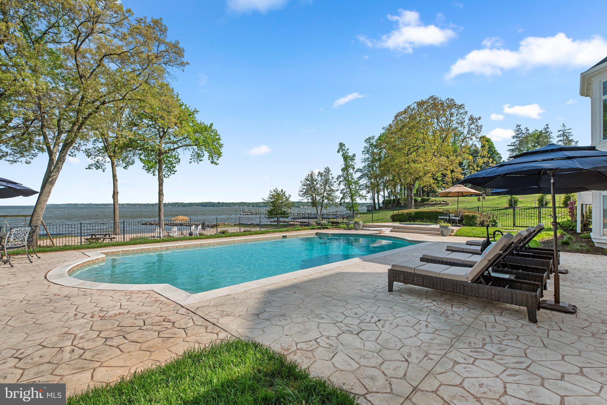 EAGLE HILL - Residential