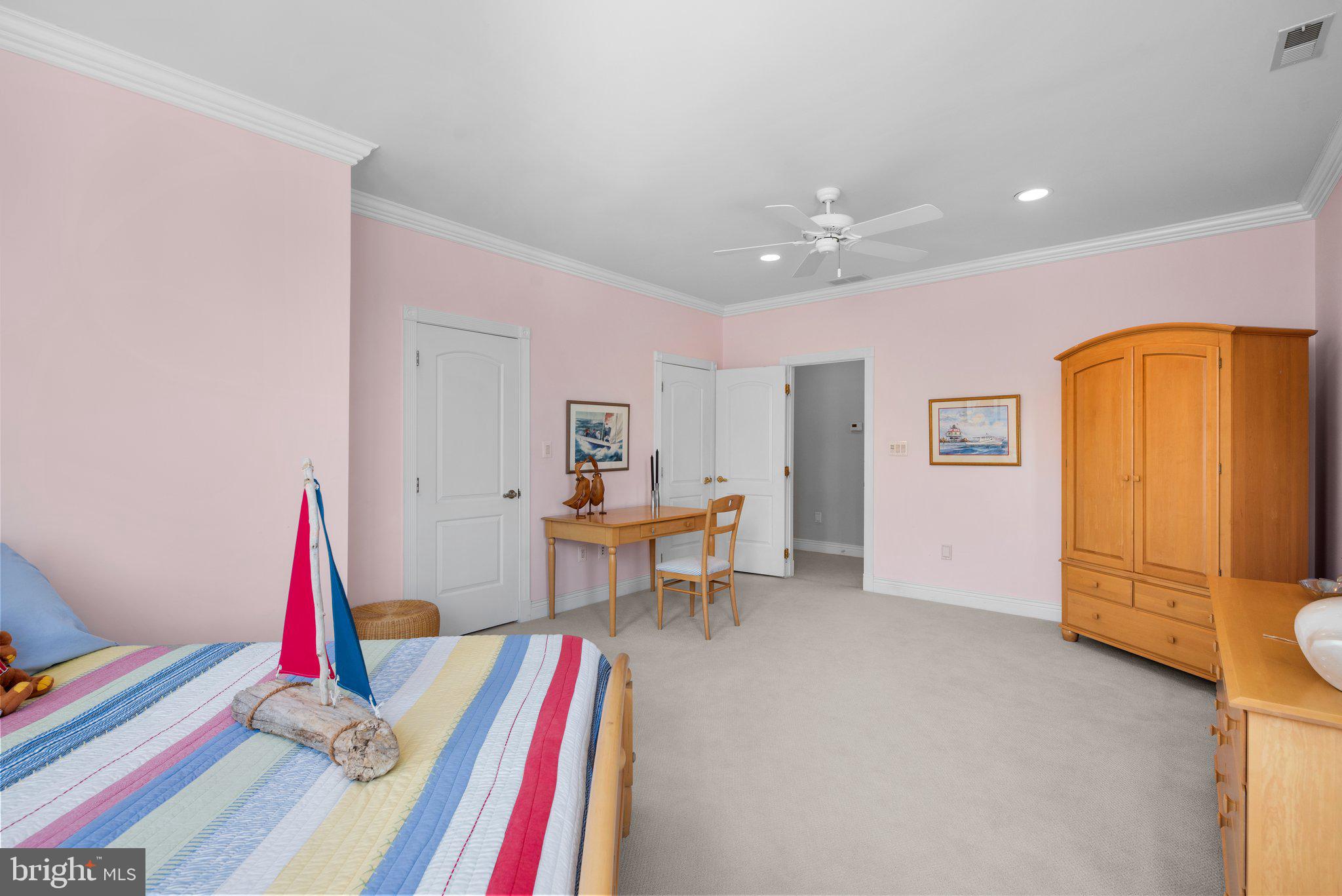 EAGLE HILL - Residential