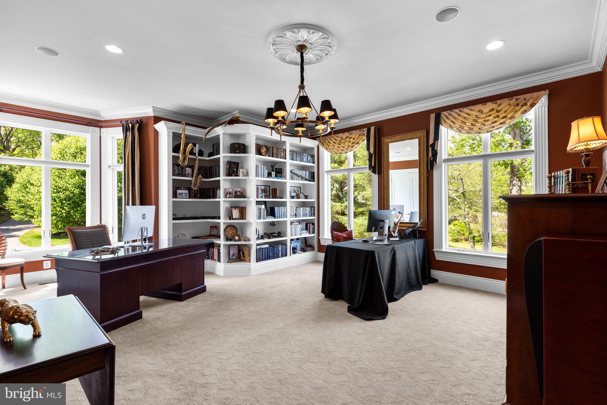 EAGLE HILL - Residential