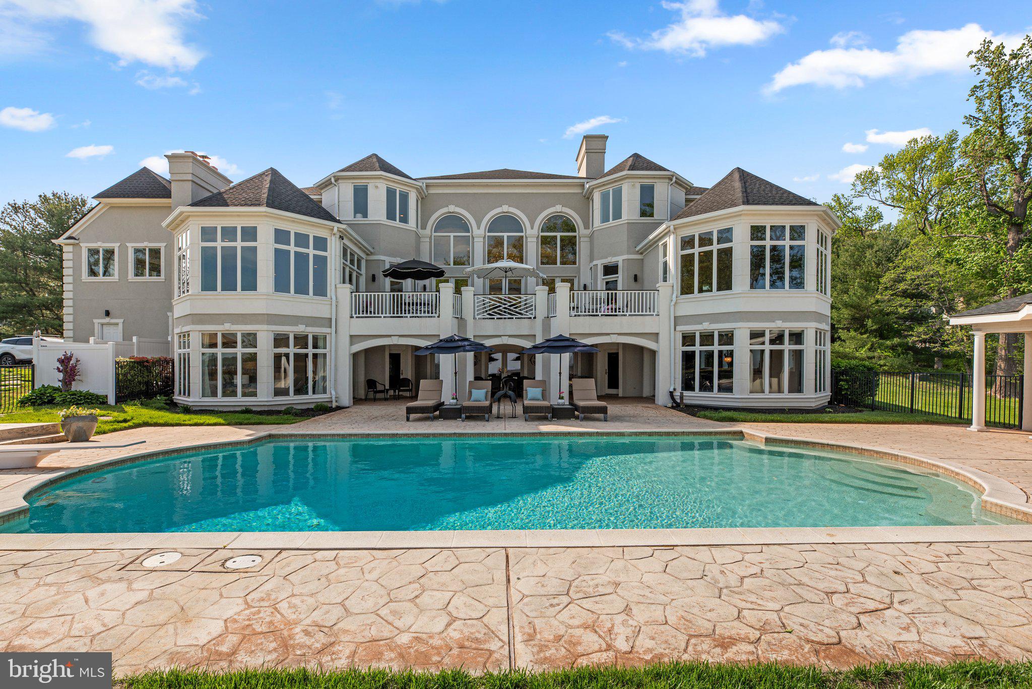 EAGLE HILL - Residential