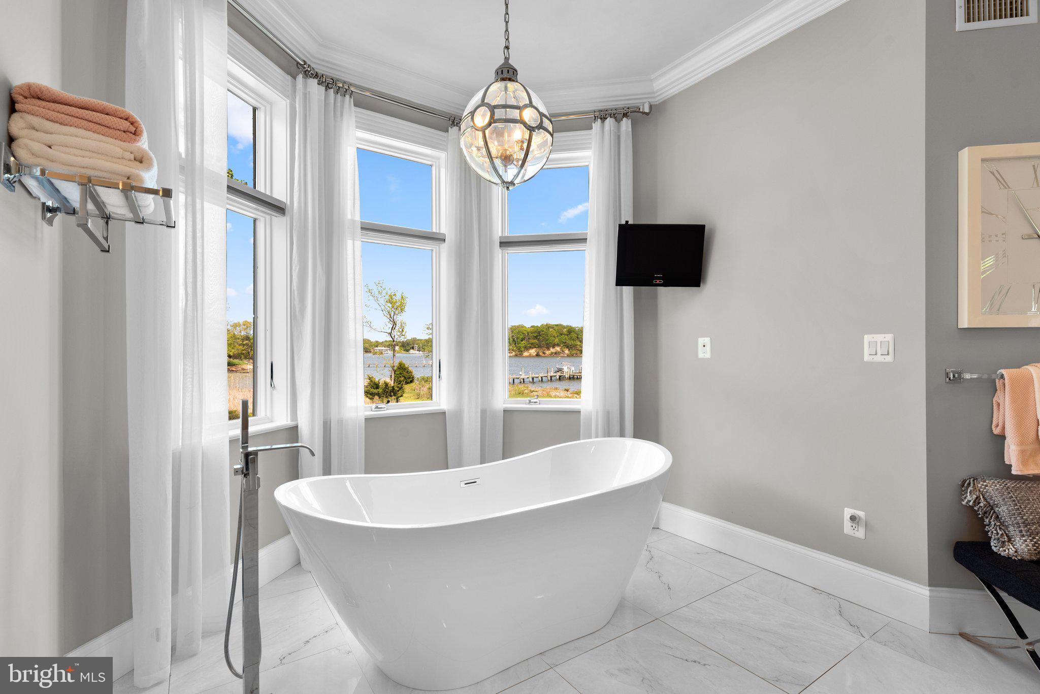 EAGLE HILL - Residential