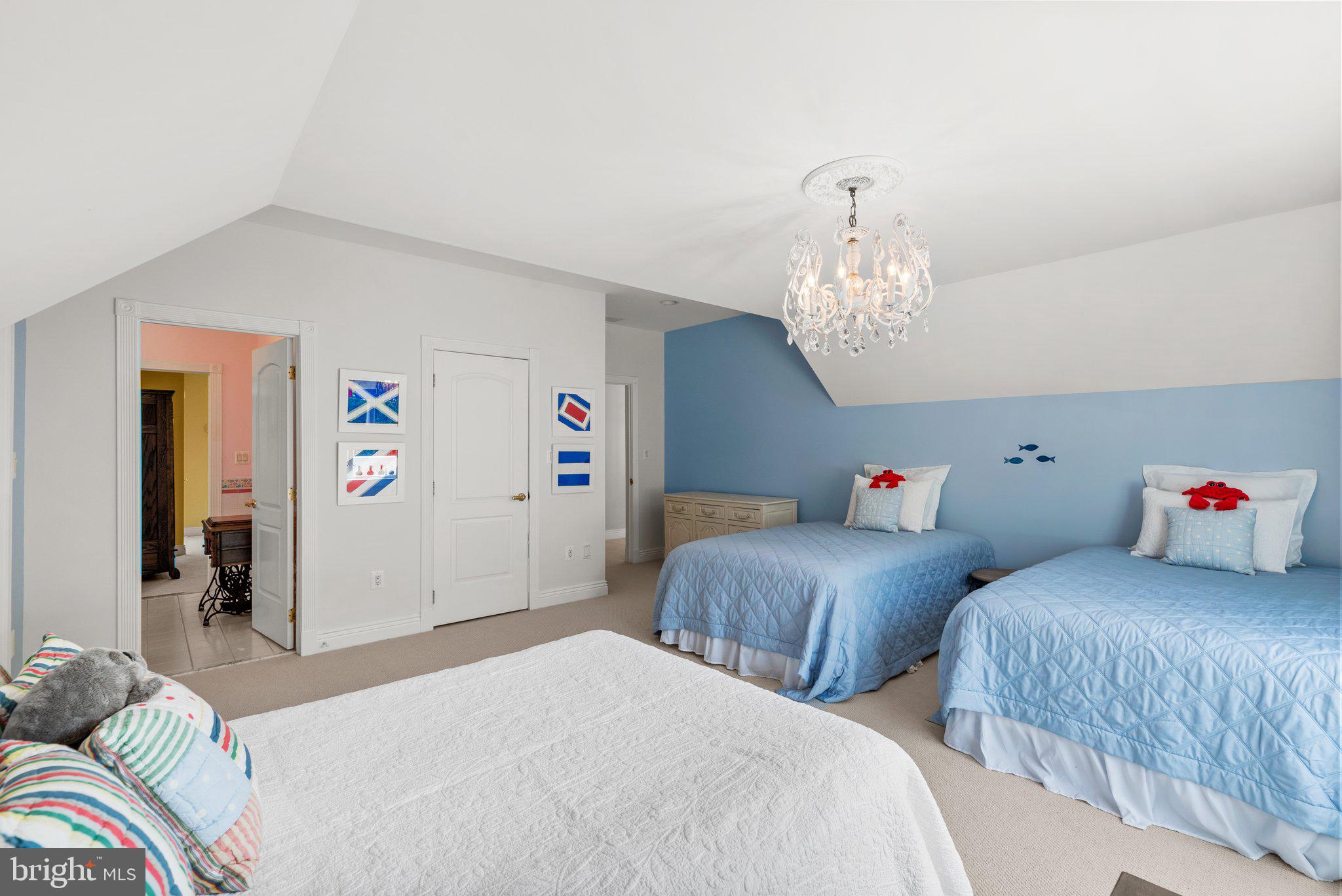 EAGLE HILL - Residential