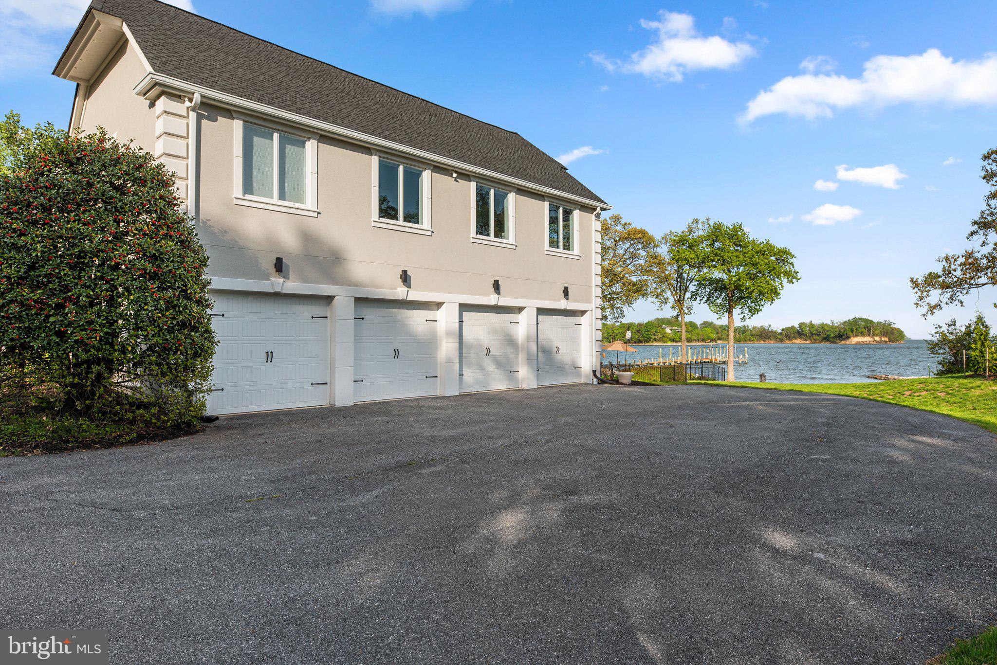 EAGLE HILL - Residential