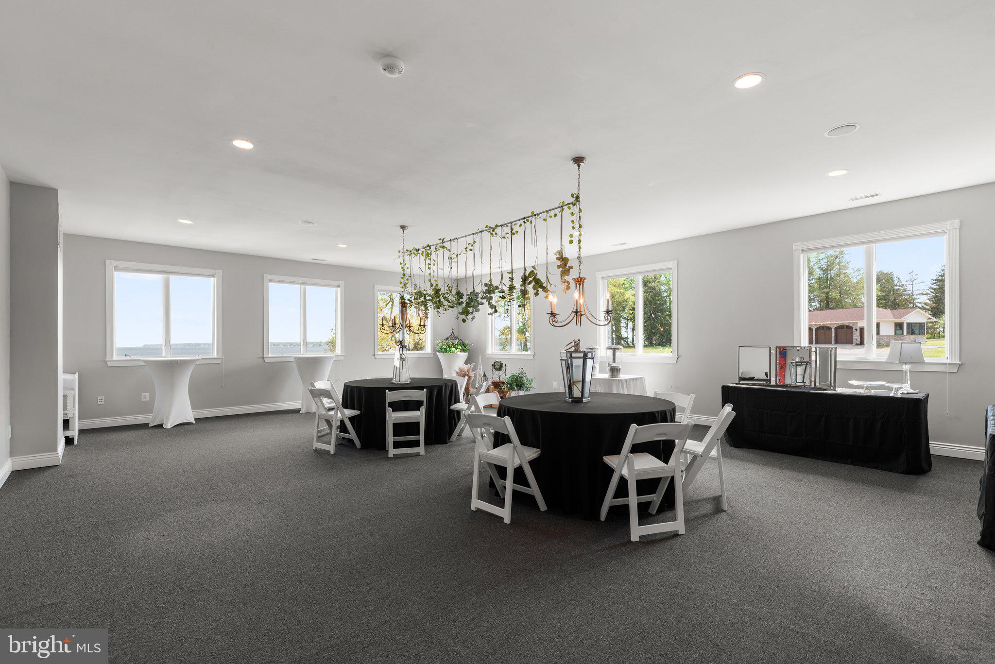 EAGLE HILL - Residential