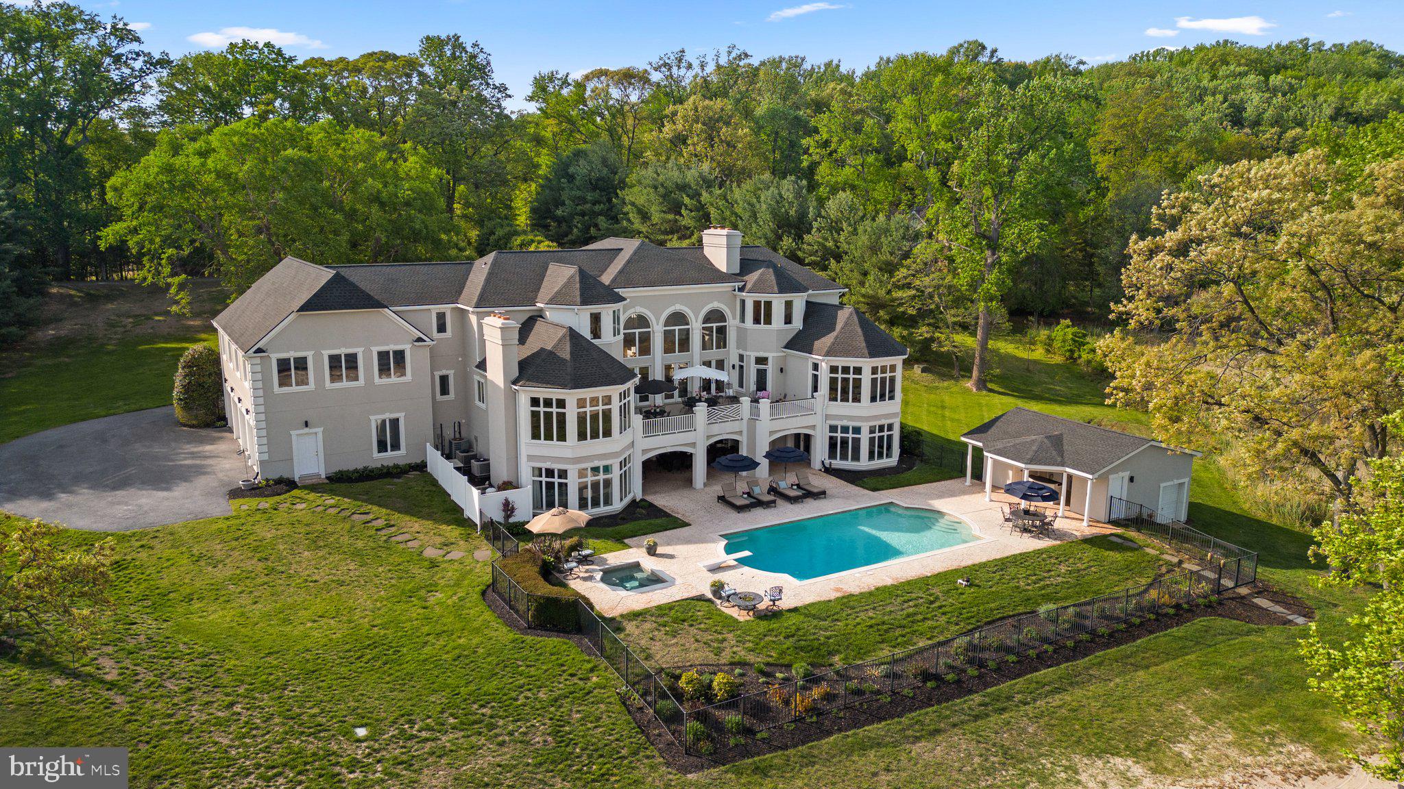 EAGLE HILL - Residential