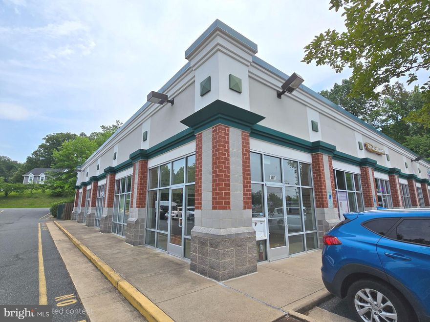 Hi Traffic. Visible from the Road. DIVIDABLE. Bring your idea for success: Barber Shop, Hair Salon, Accounting or Law Office, Dental Office, Martial Arts, Worship Space, Learning Center, Exercise Studio.