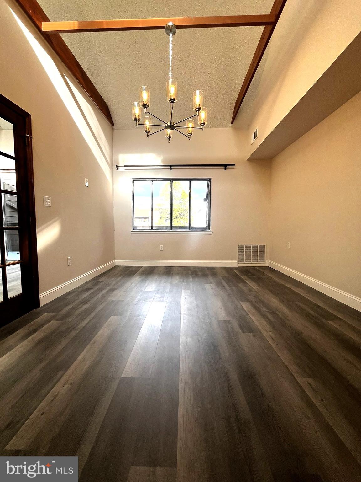 ROCKLAND RUN - Residential