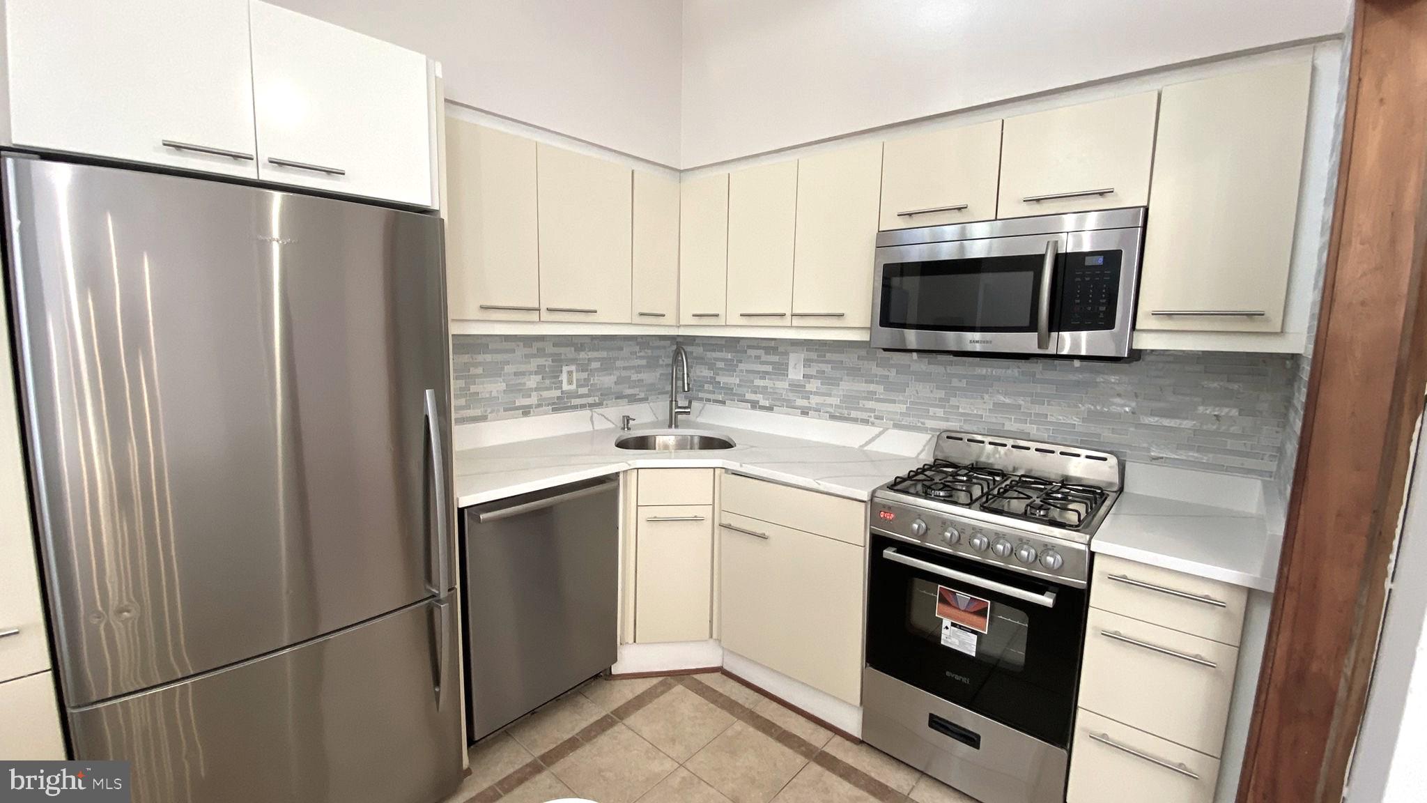 ROCKLAND RUN - Residential