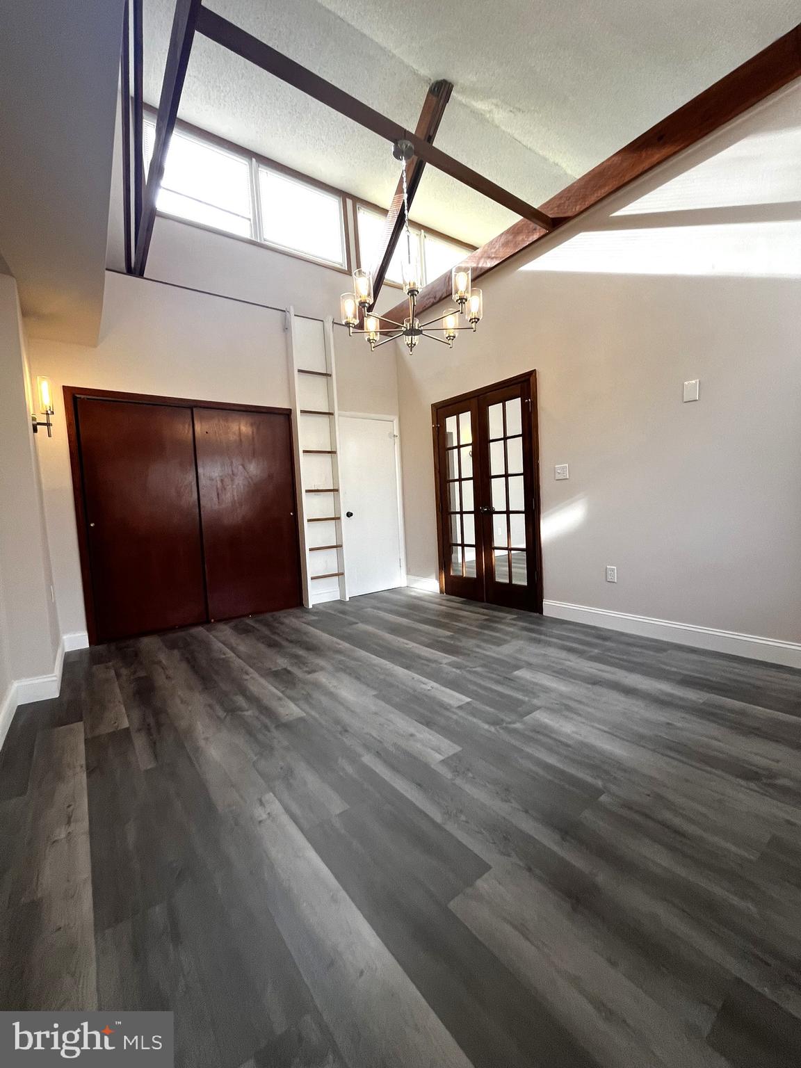 ROCKLAND RUN - Residential