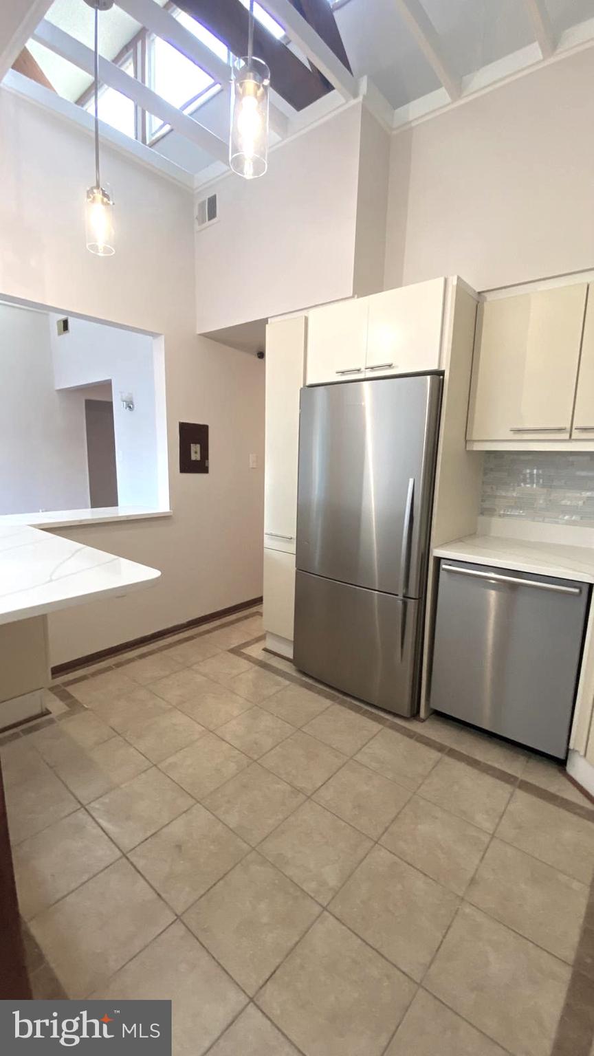ROCKLAND RUN - Residential