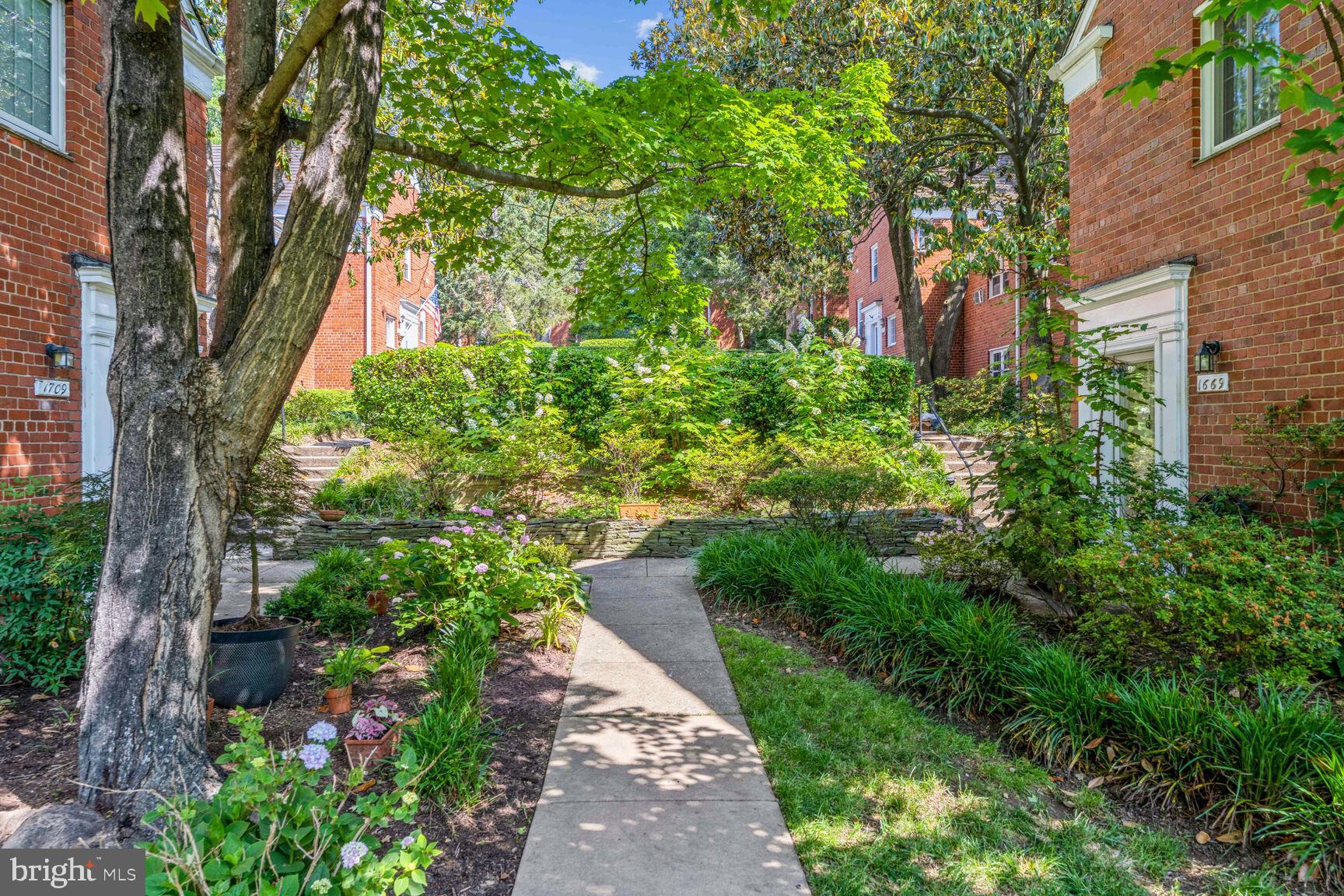 PARKFAIRFAX - Residential Lease