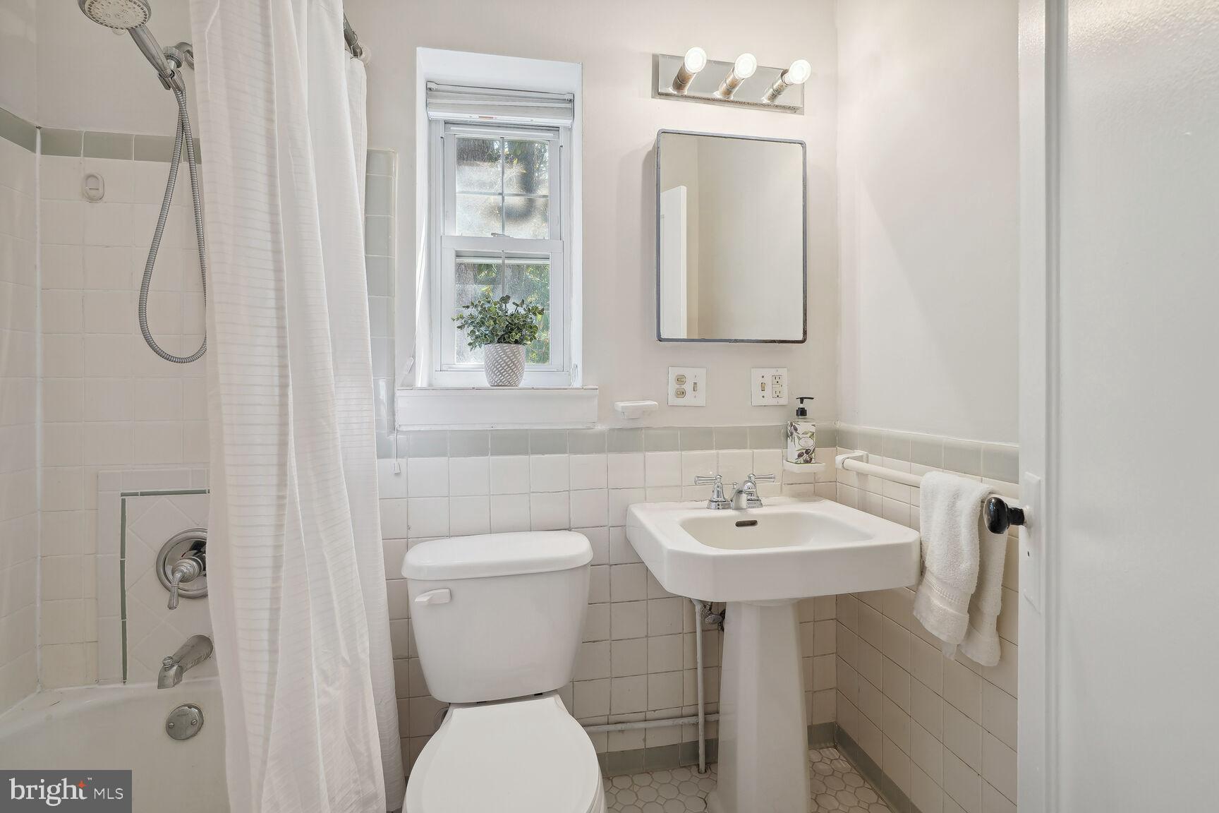 PARKFAIRFAX - Residential Lease